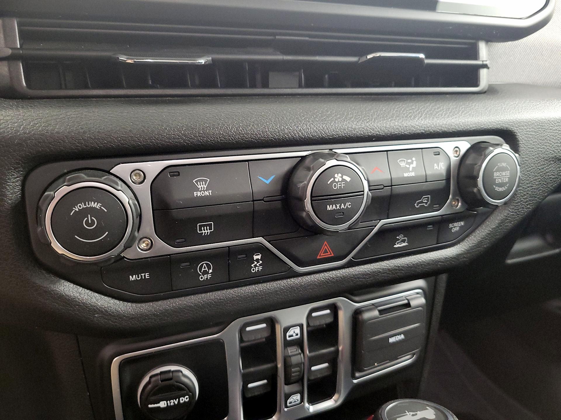 Thumbnail: 2025 Jeep Wrangler - 16