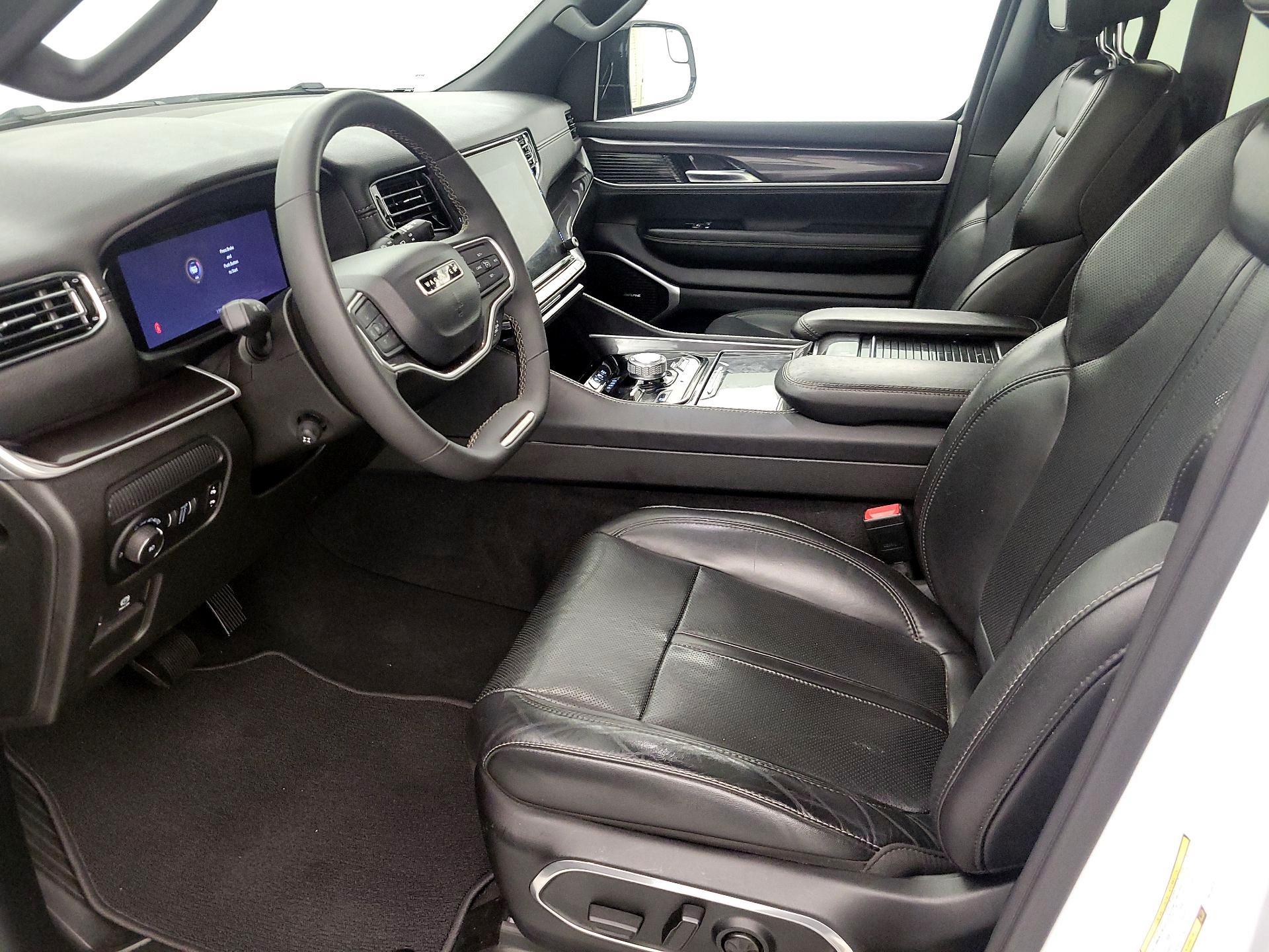 Thumbnail: 2023 Jeep Wagoneer - 11