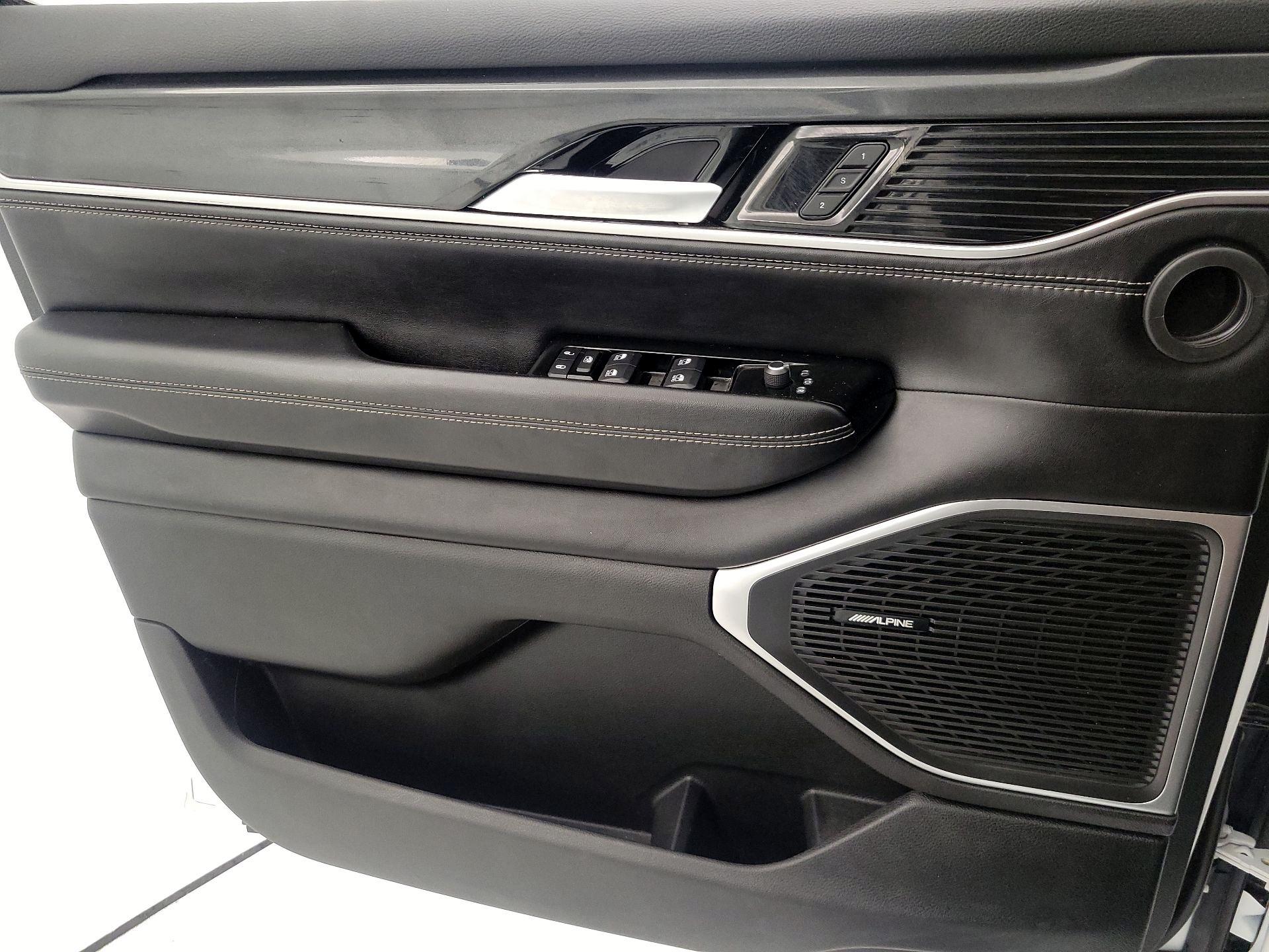 Thumbnail: 2023 Jeep Wagoneer - 12