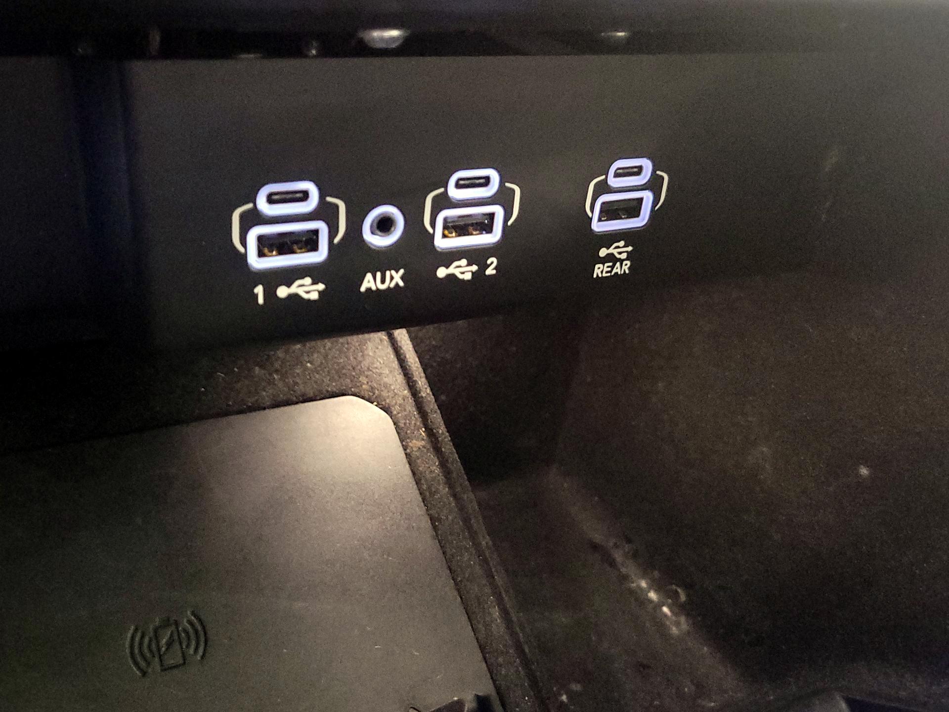 Thumbnail: 2023 Jeep Wagoneer - 19