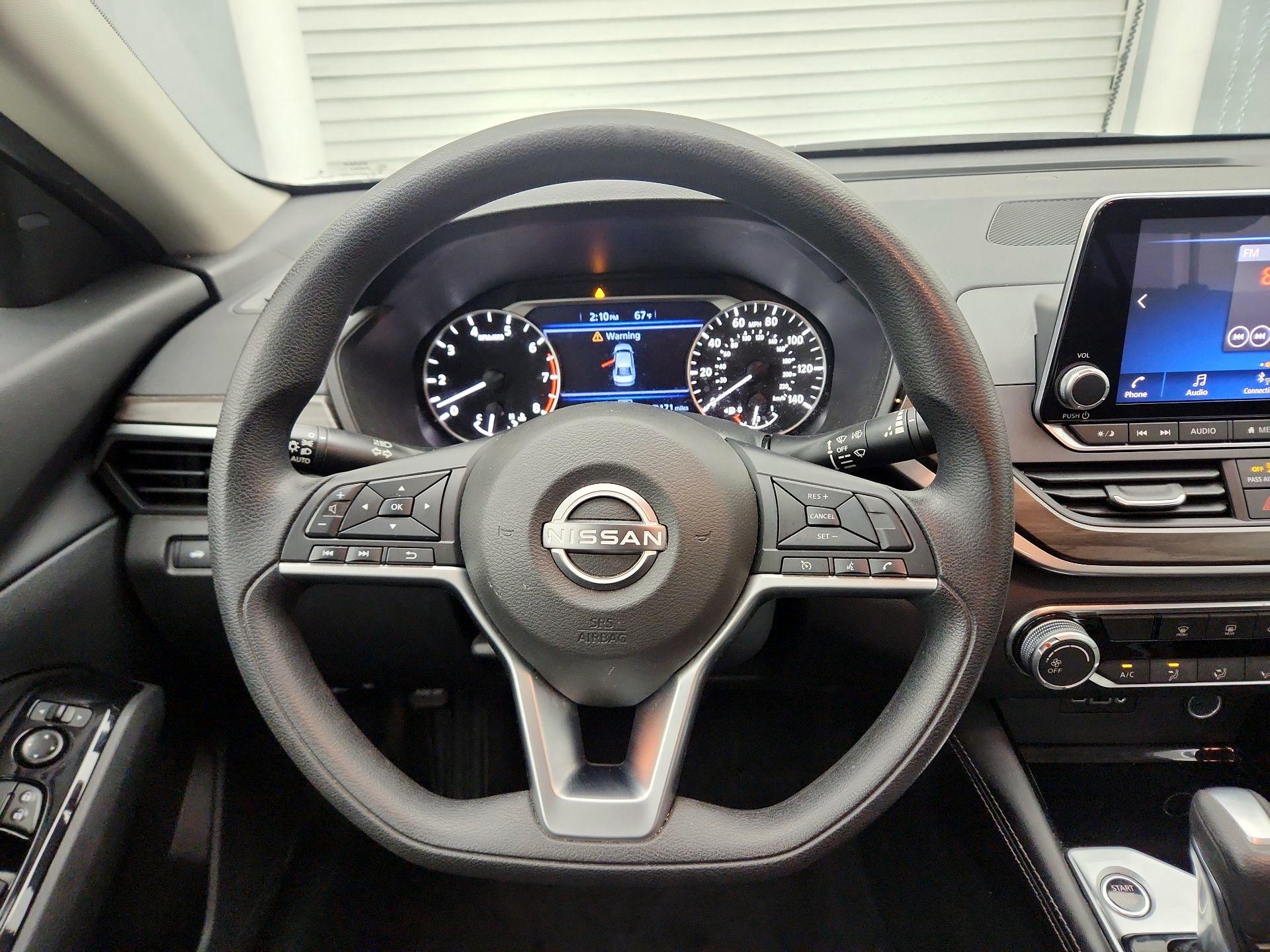 Thumbnail: 2023 Nissan Altima - 10