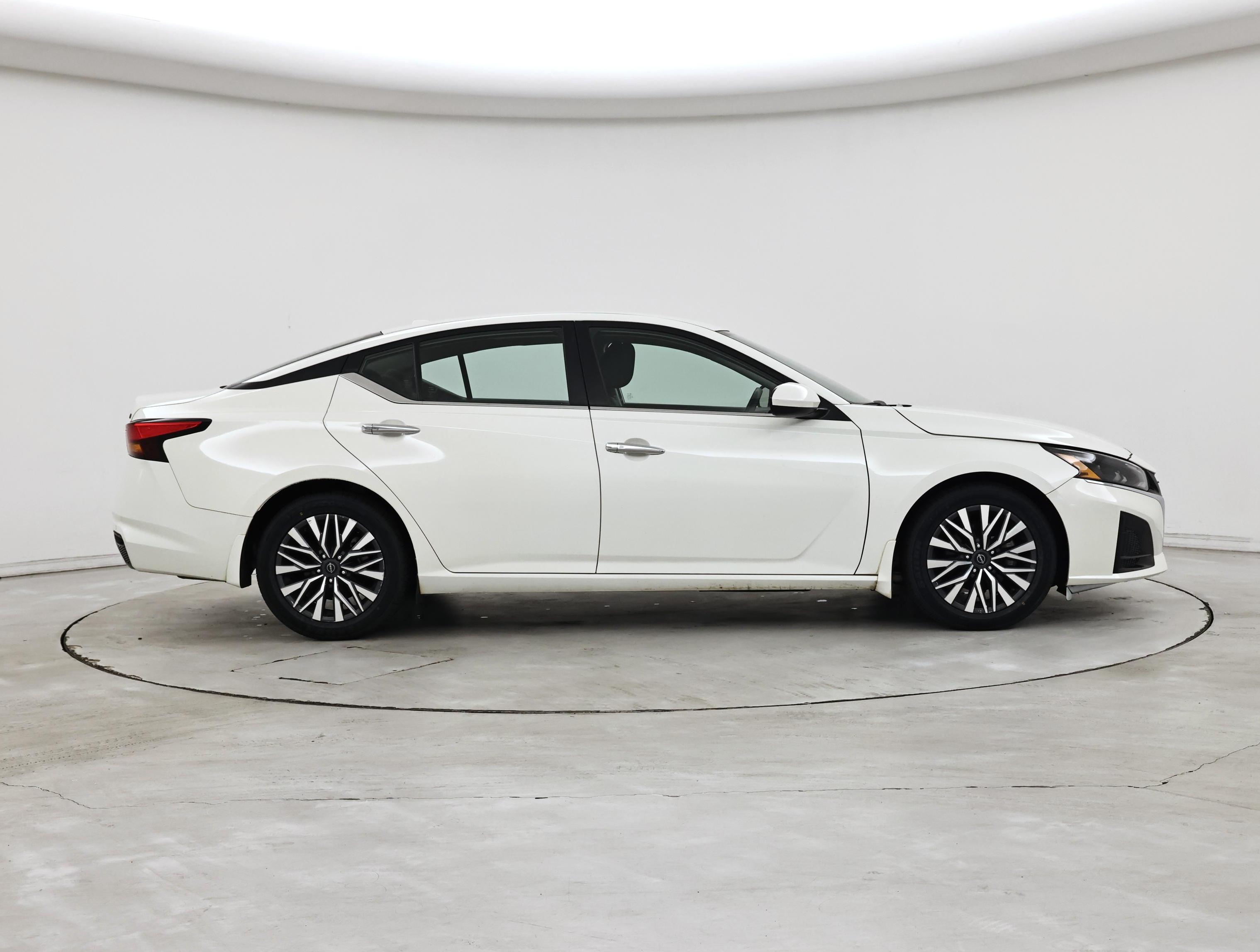 Thumbnail: 2023 Nissan Altima - 7