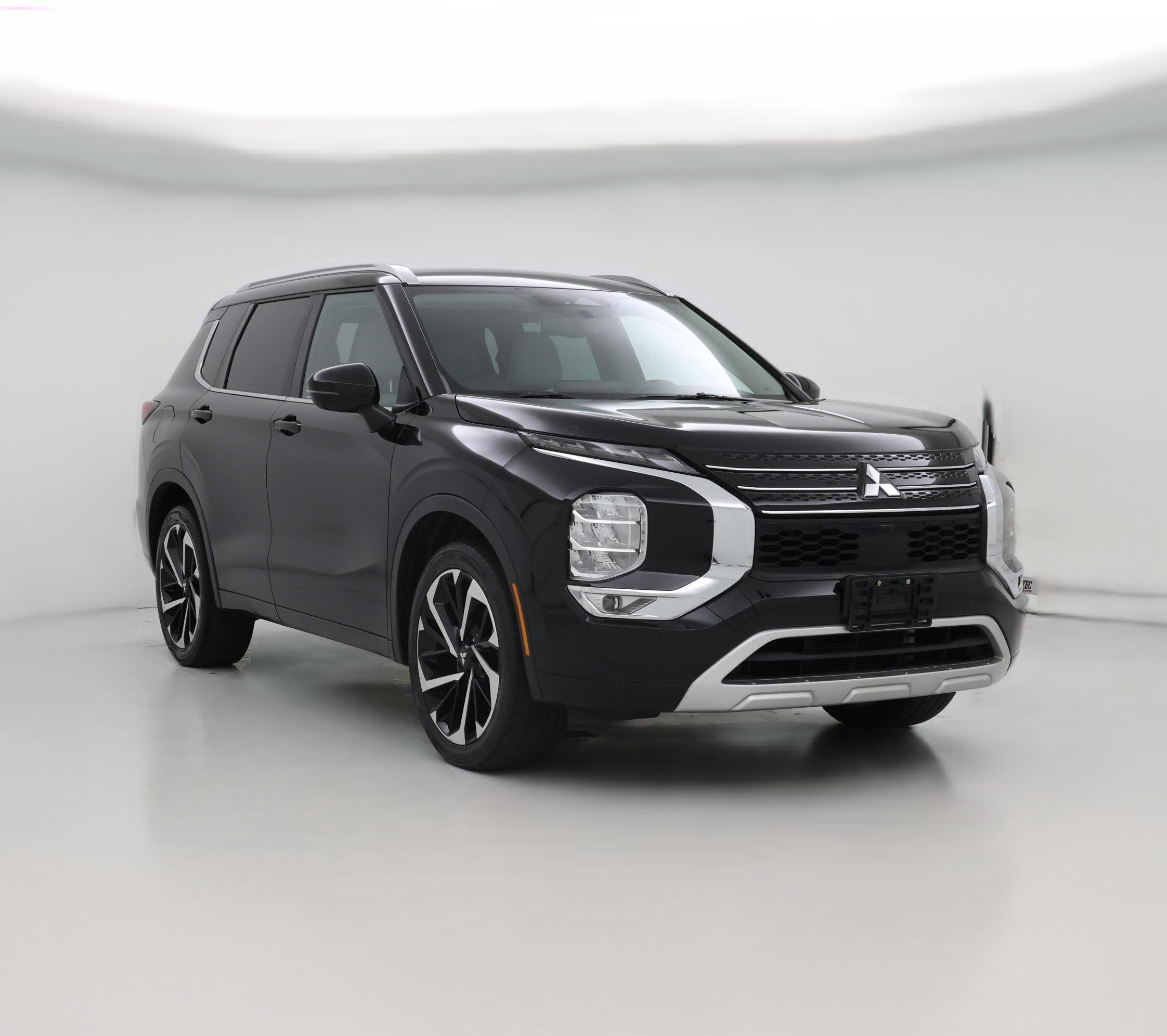Thumbnail: 2023 Mitsubishi Outlander - 1