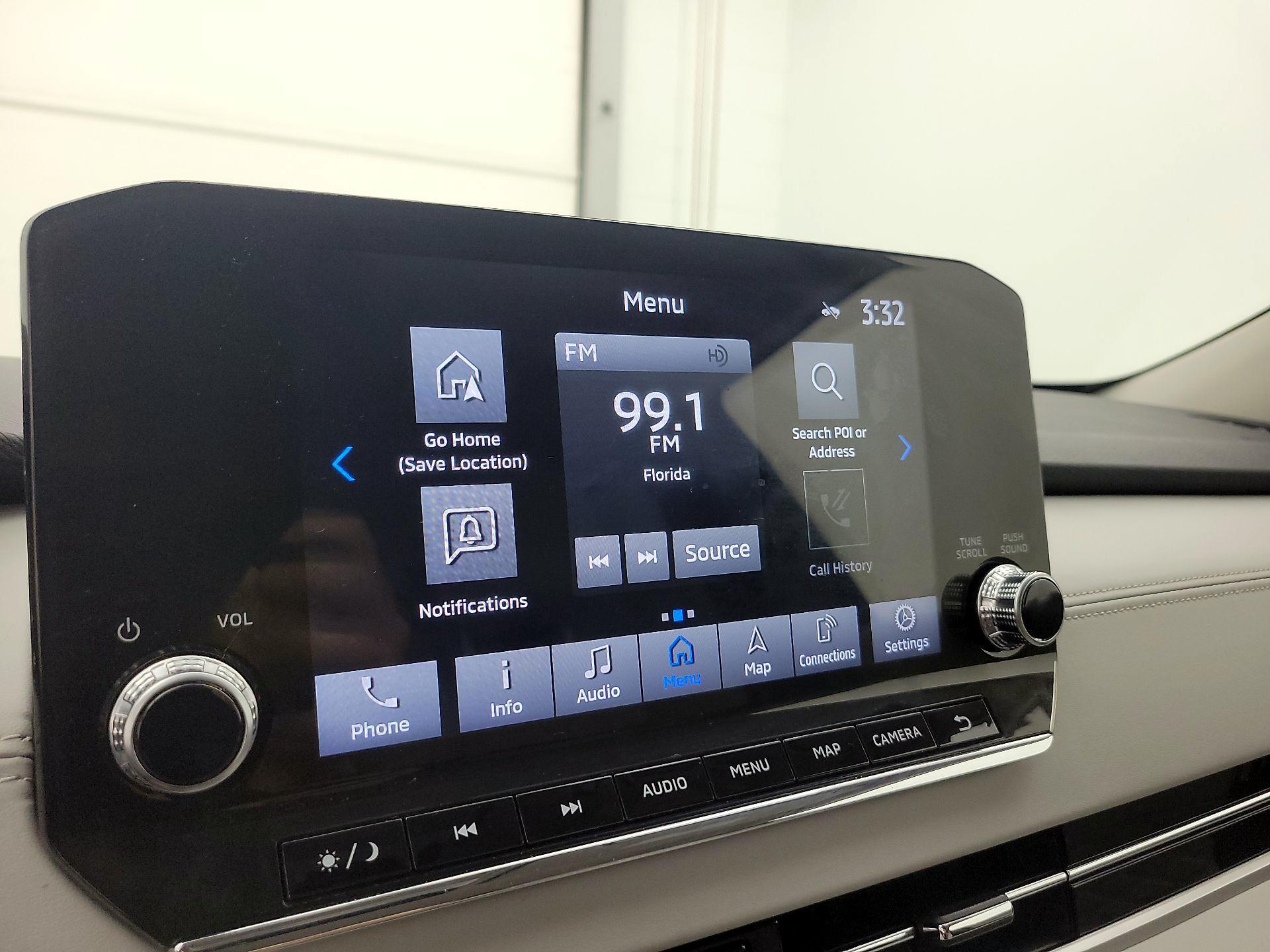 Thumbnail: 2023 Mitsubishi Outlander - 16