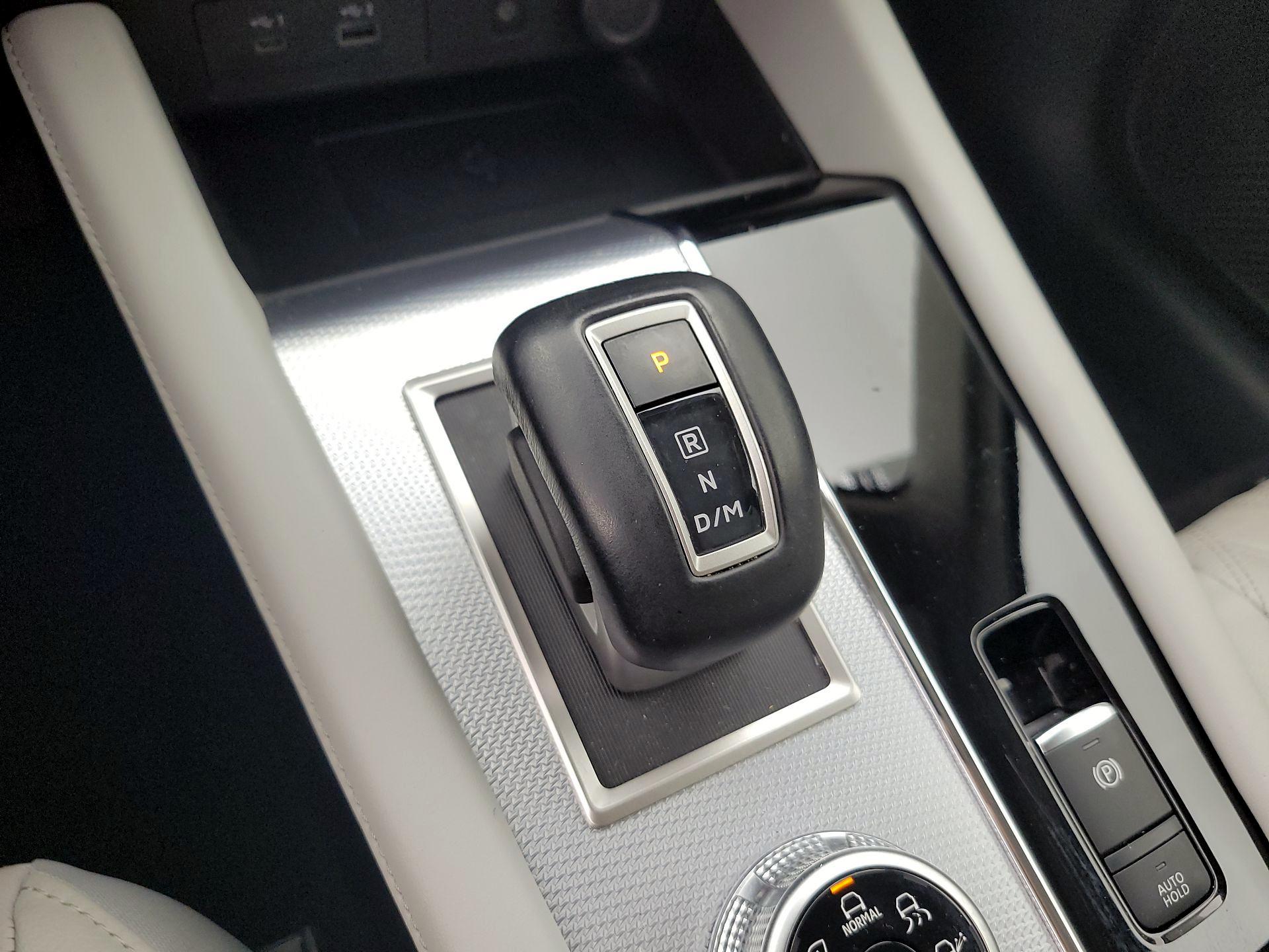 Thumbnail: 2023 Mitsubishi Outlander - 18