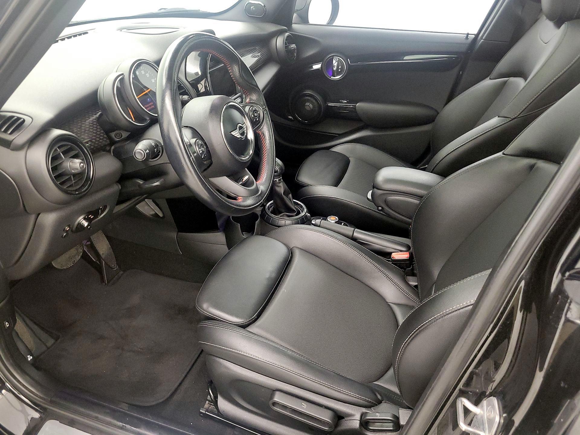 Thumbnail: 2017 MINI Cooper Hardtop - 11