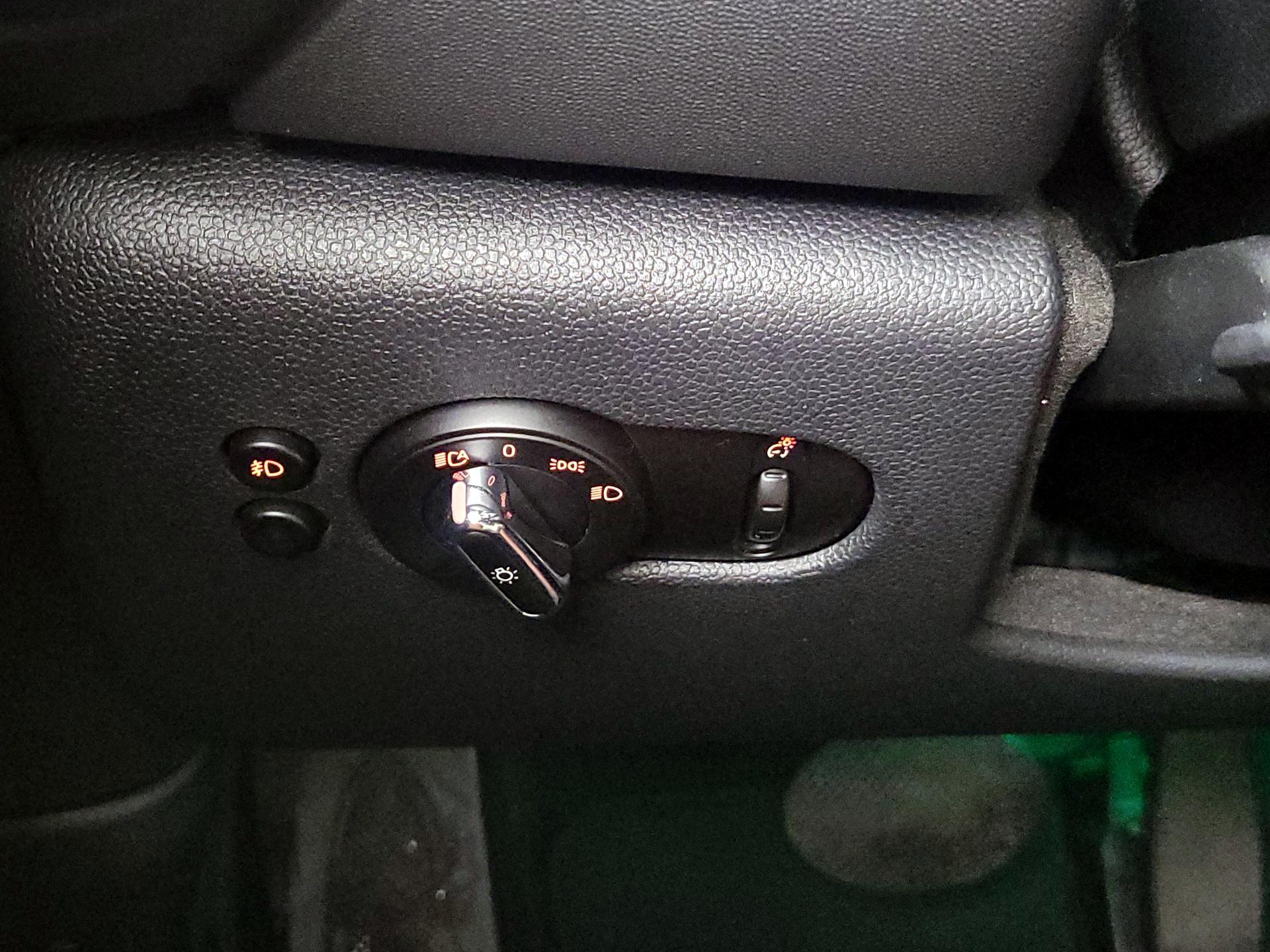 Thumbnail: 2017 MINI Cooper Hardtop - 13