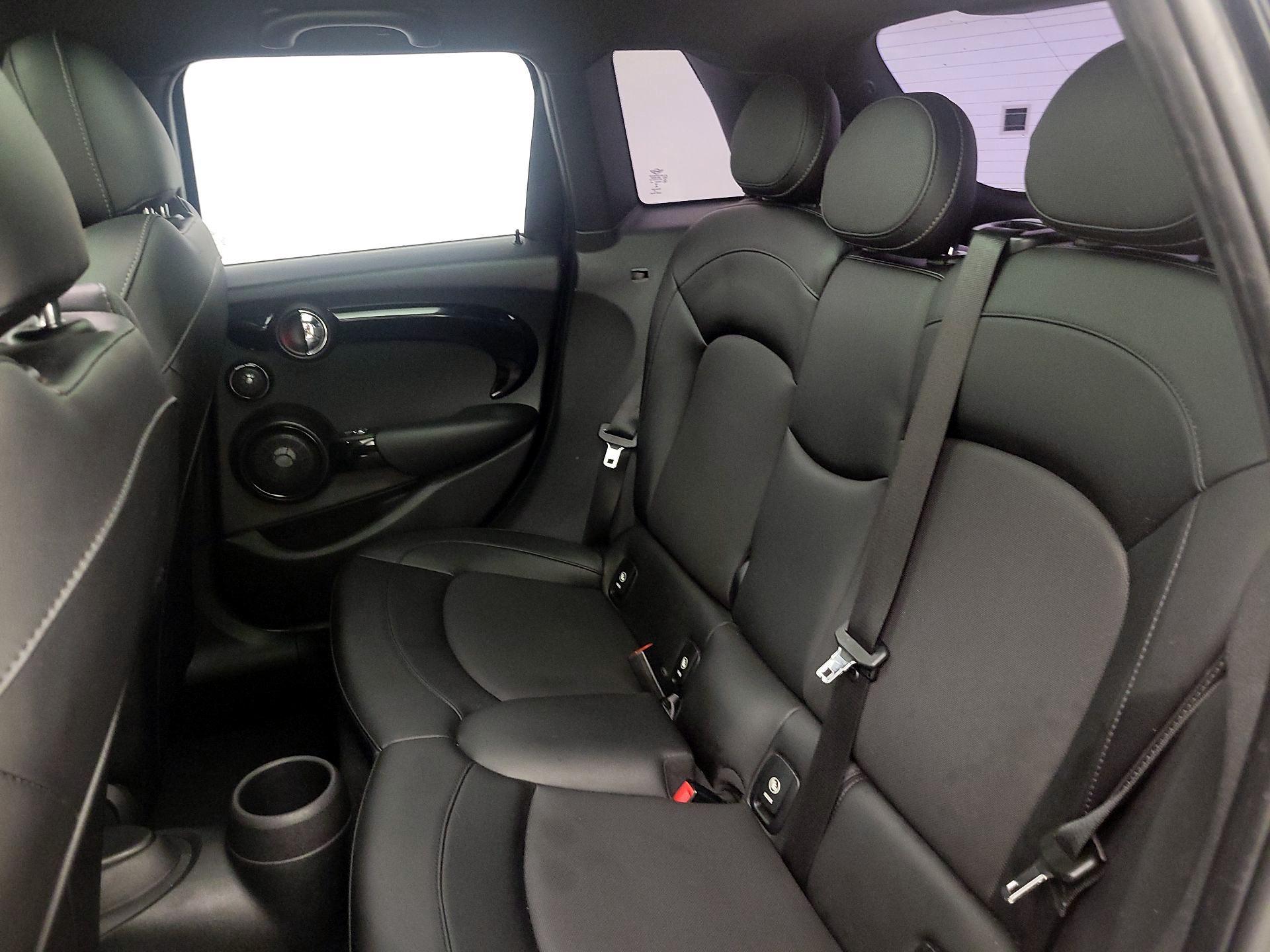 Thumbnail: 2017 MINI Cooper Hardtop - 19