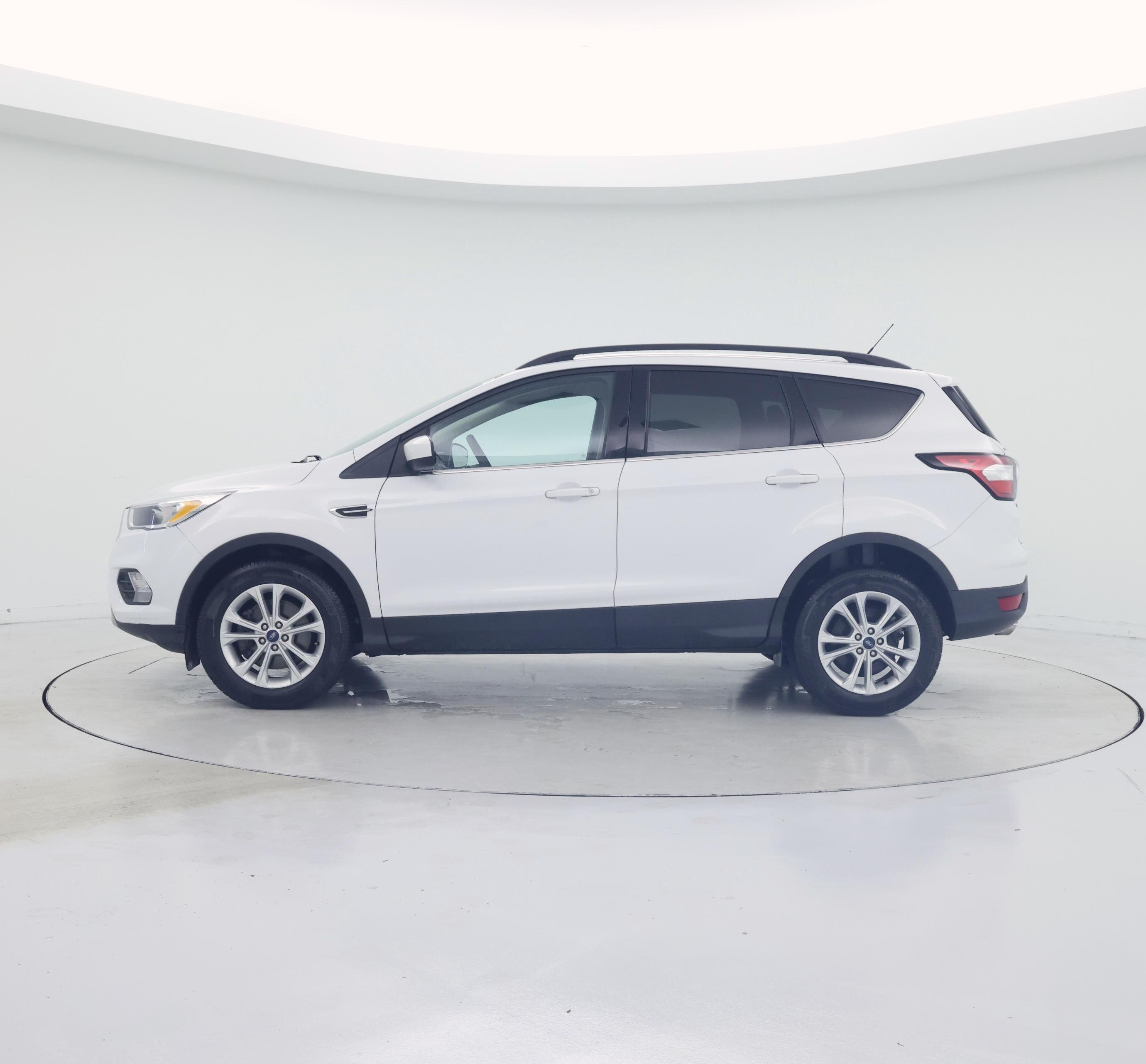 Thumbnail: 2018 Ford Escape - 3