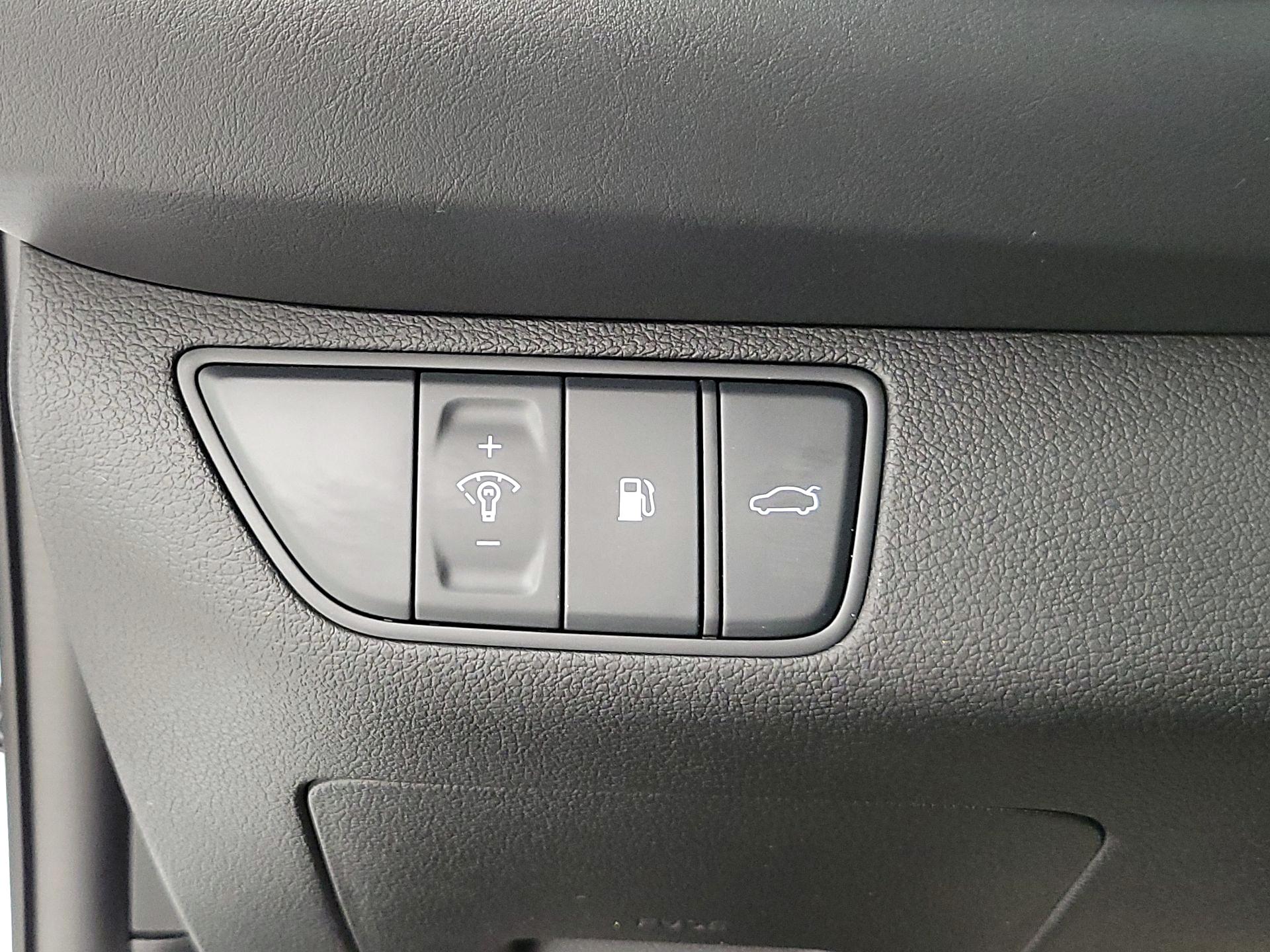 Thumbnail: 2025 Genesis G70 - 13