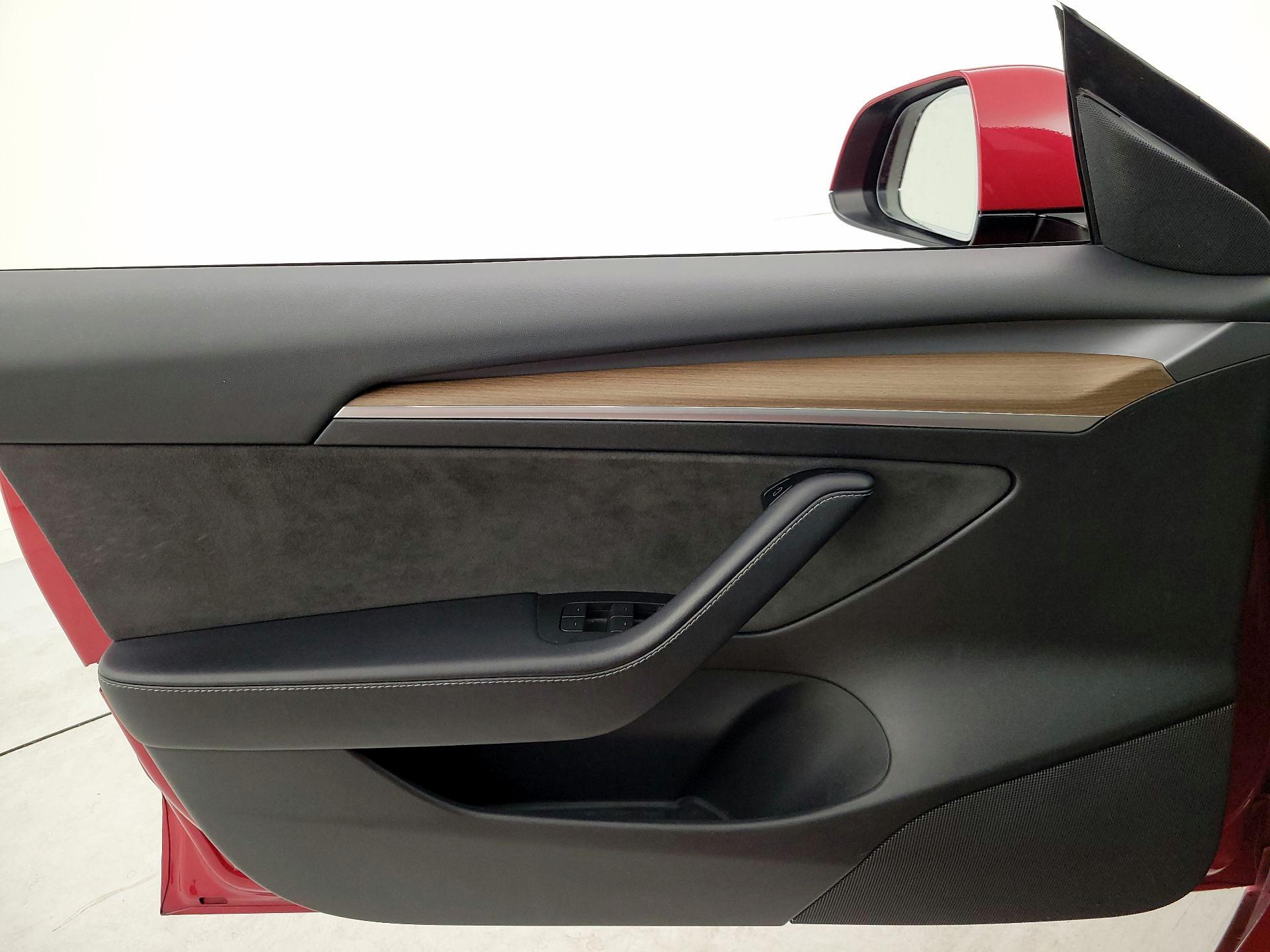 Thumbnail: 2021 Tesla Model 3 - 12