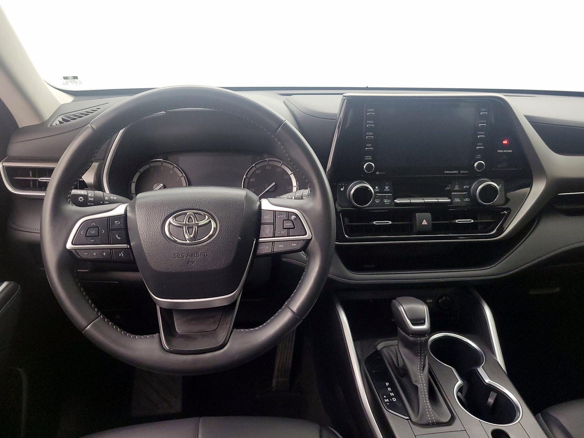 Thumbnail: 2022 Toyota Highlander - 10