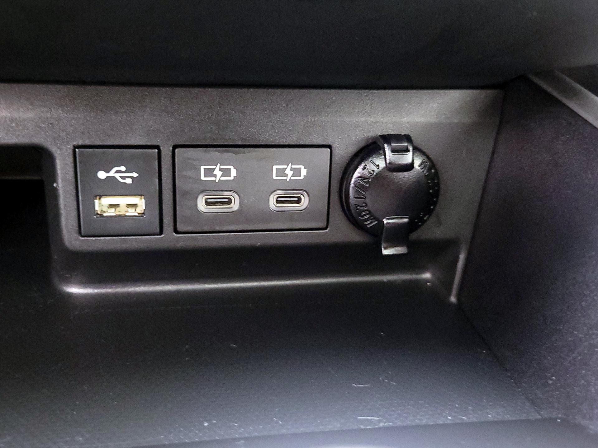 Thumbnail: 2022 Toyota Highlander - 18