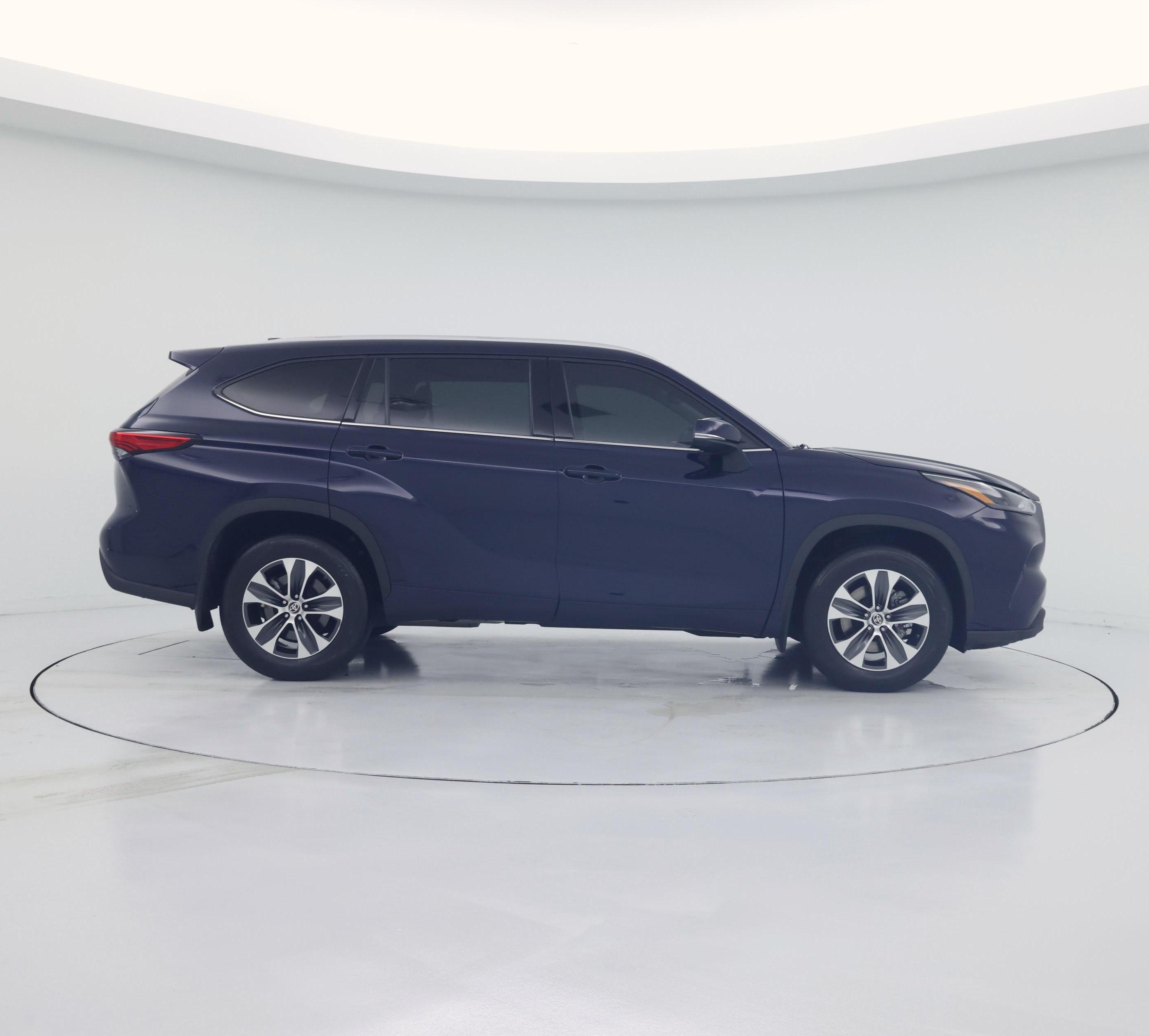 Thumbnail: 2022 Toyota Highlander - 7