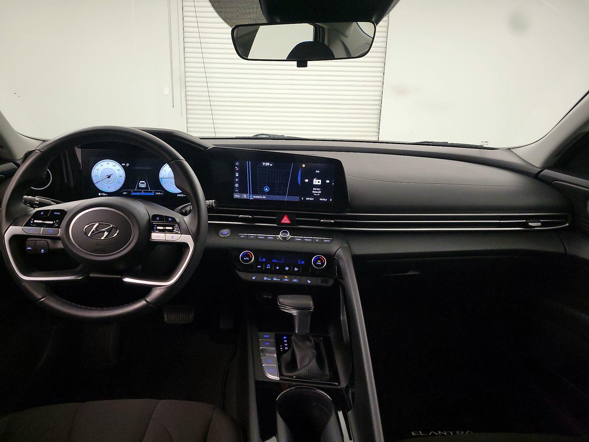 Thumbnail: 2023 Hyundai Elantra - 9