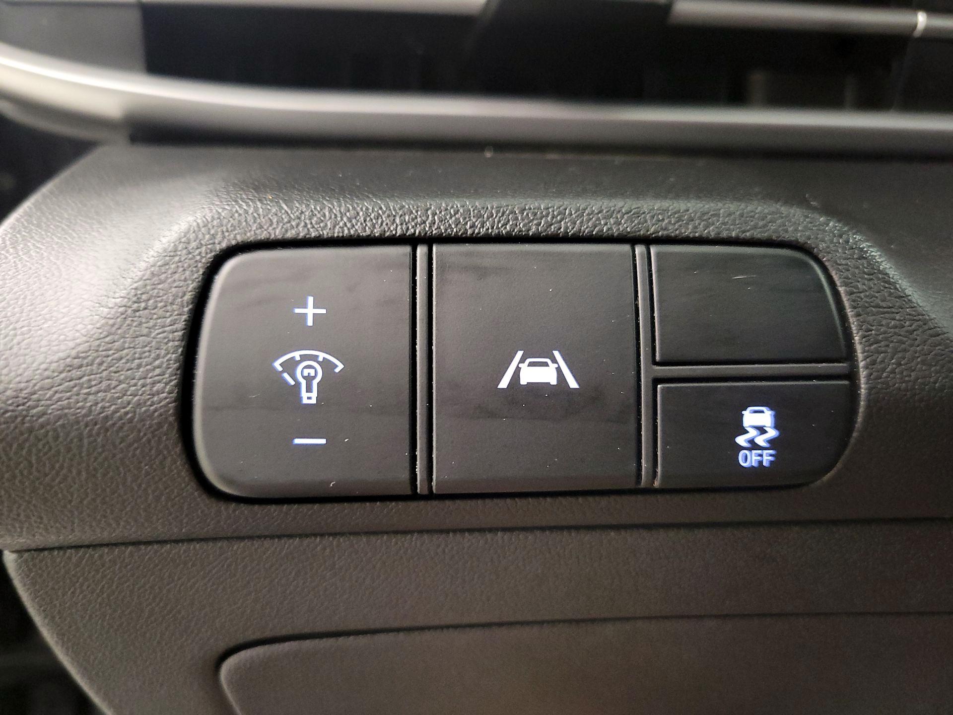 Thumbnail: 2023 Hyundai Elantra - 13