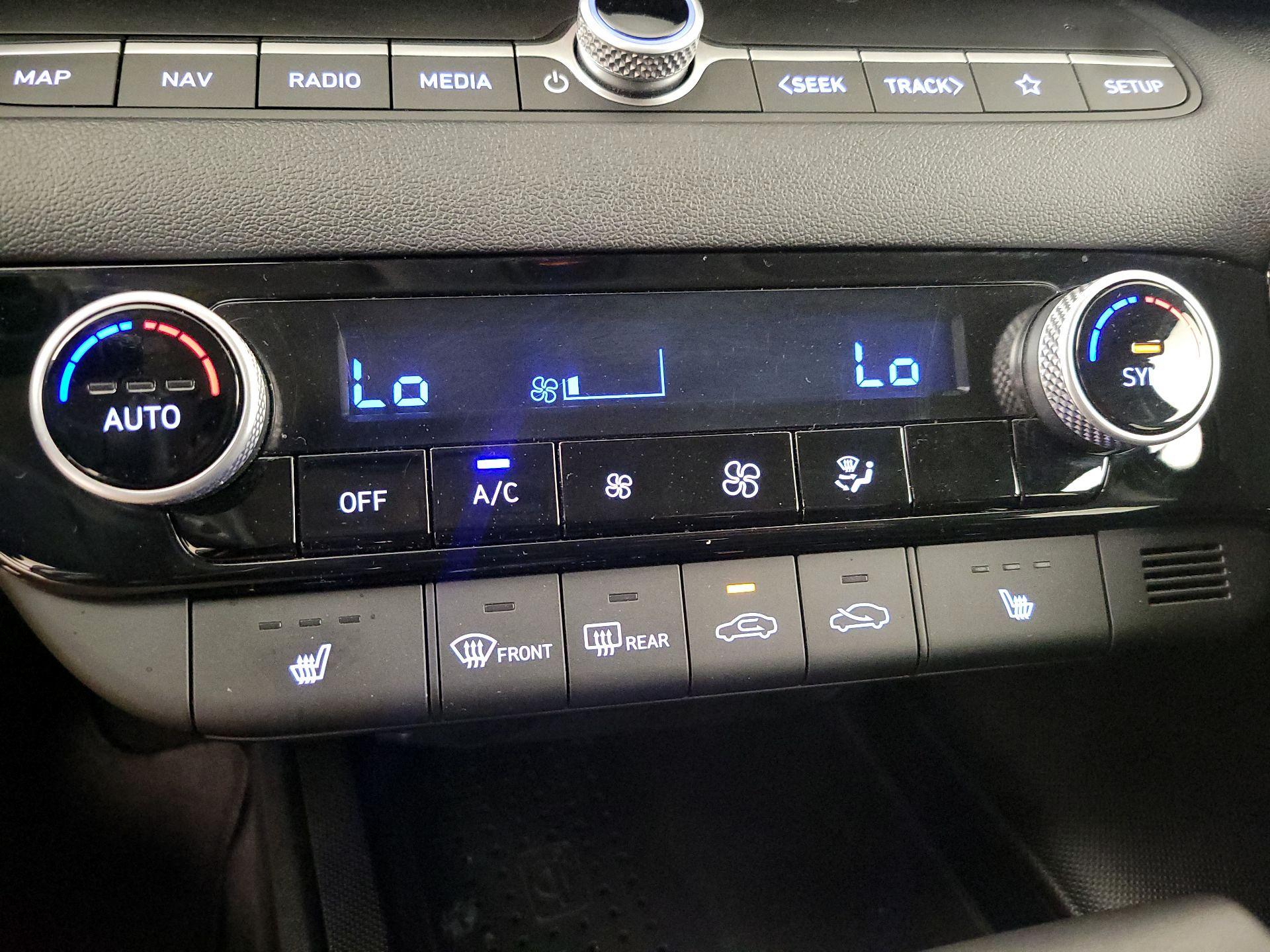 Thumbnail: 2023 Hyundai Elantra - 17