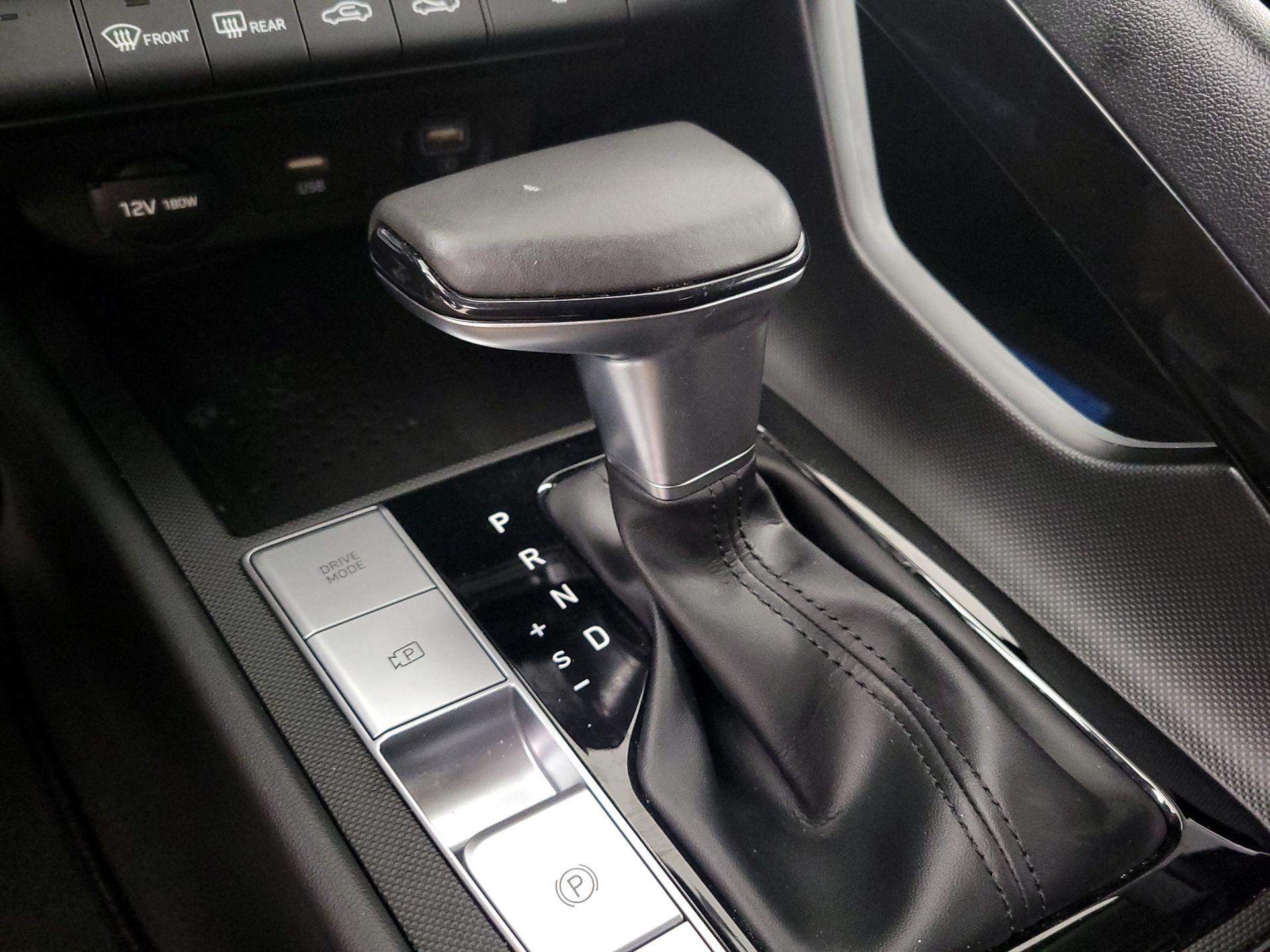 Thumbnail: 2023 Hyundai Elantra - 18