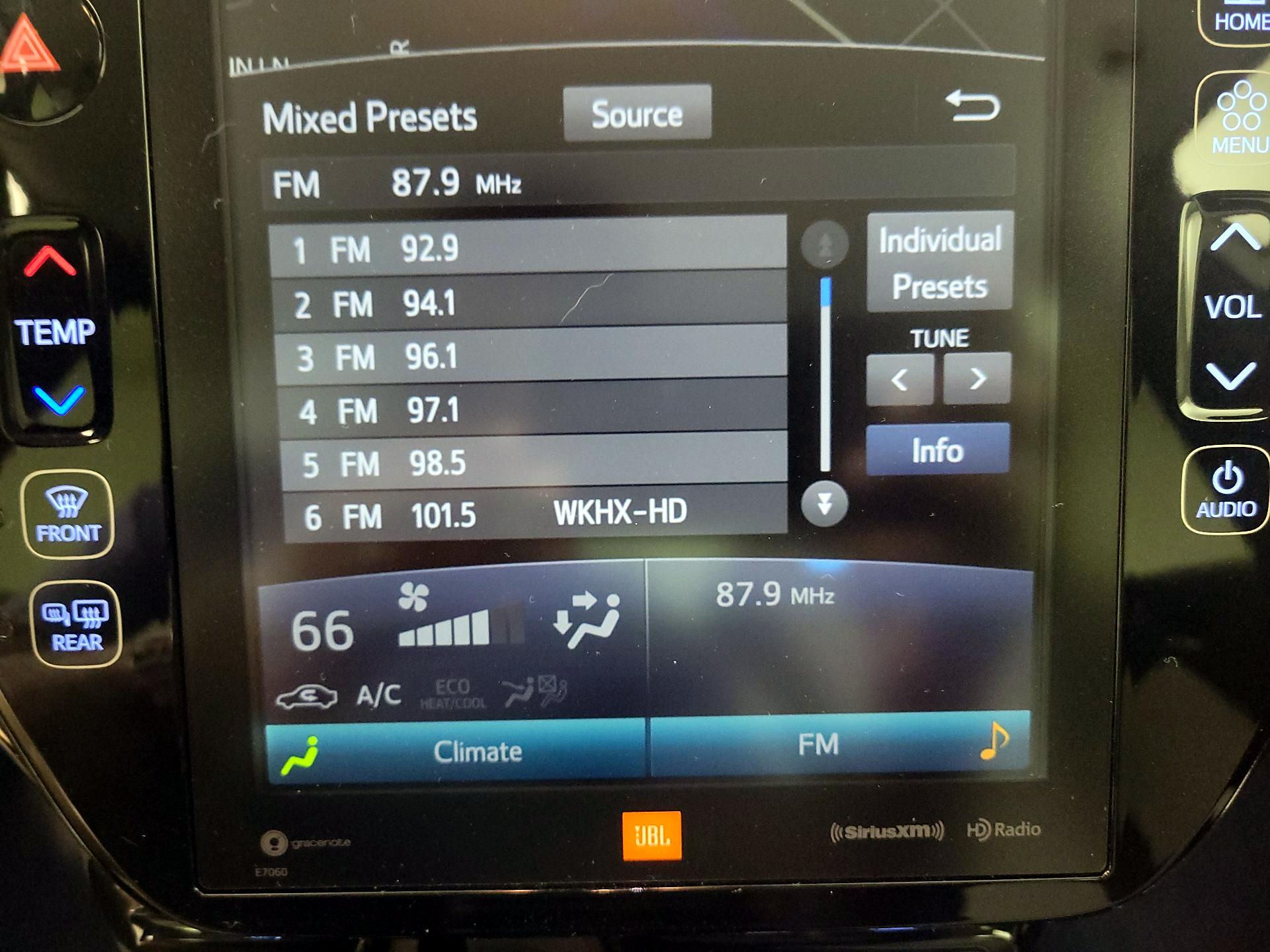 Thumbnail: 2020 Toyota Prius - 16