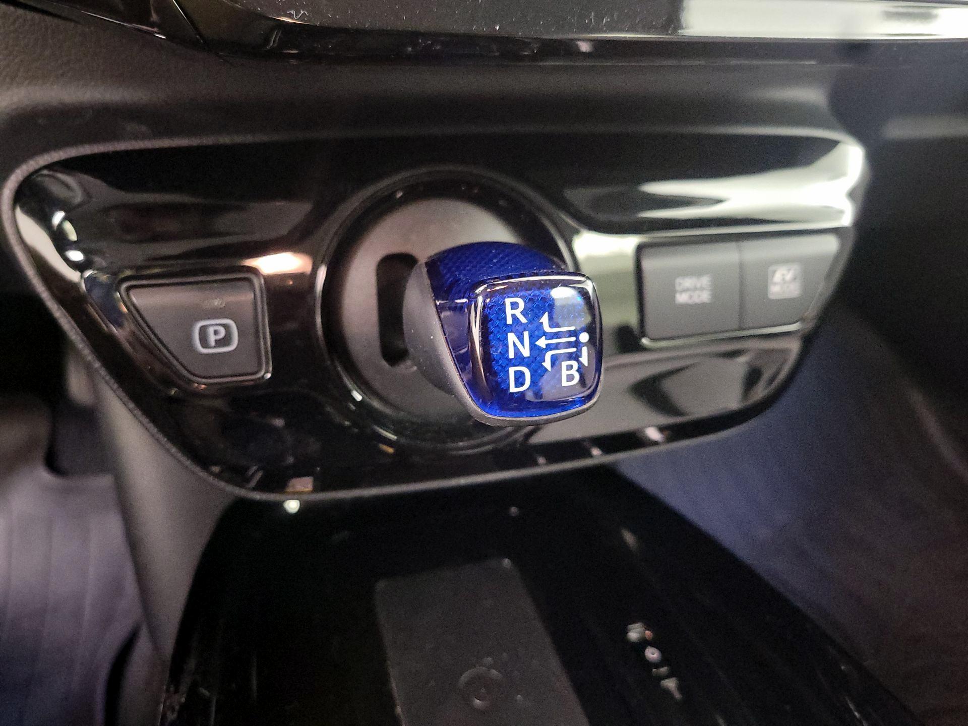 Thumbnail: 2020 Toyota Prius - 18