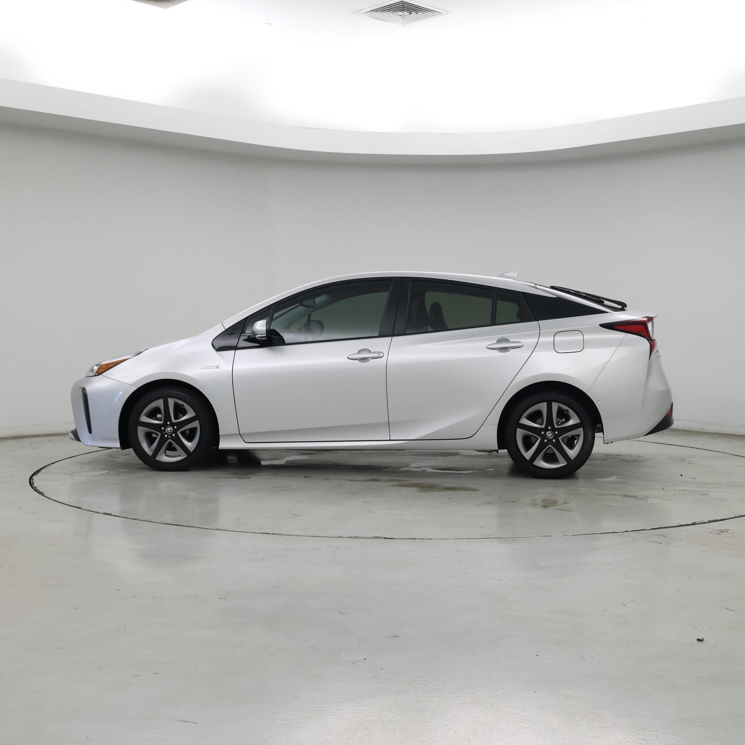 Thumbnail: 2020 Toyota Prius - 3