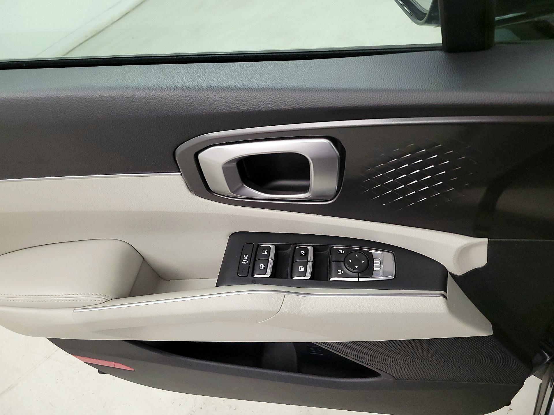 Thumbnail: 2022 Kia Sorento - 12