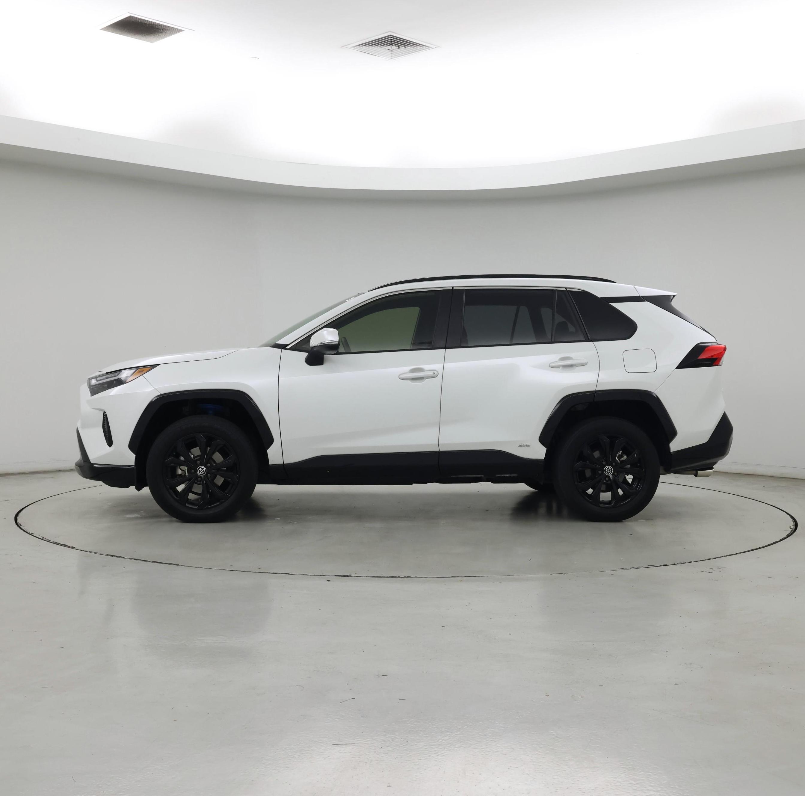 Thumbnail: 2024 Toyota RAV4 - 3
