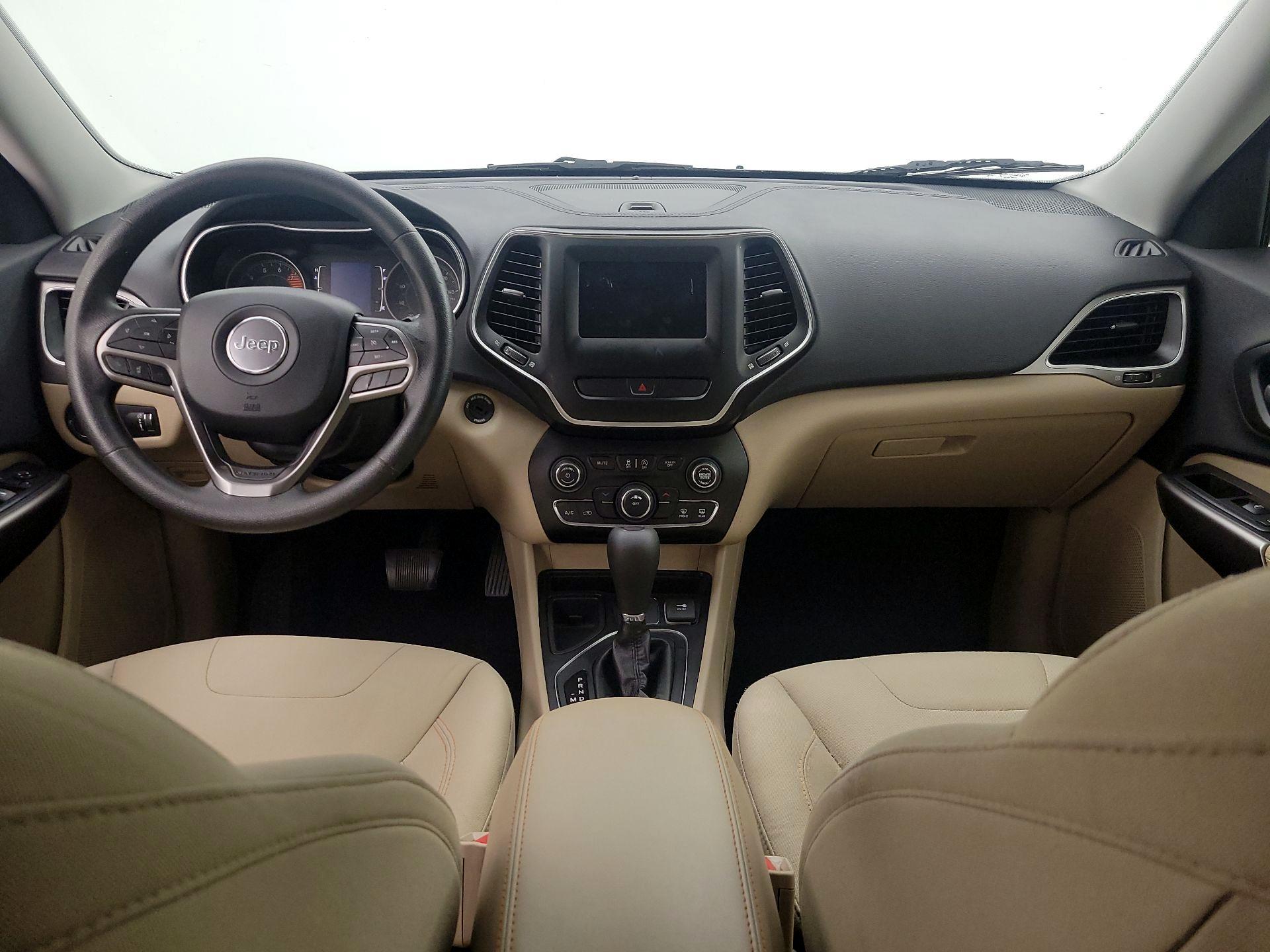 Thumbnail: 2019 Jeep Cherokee - 9