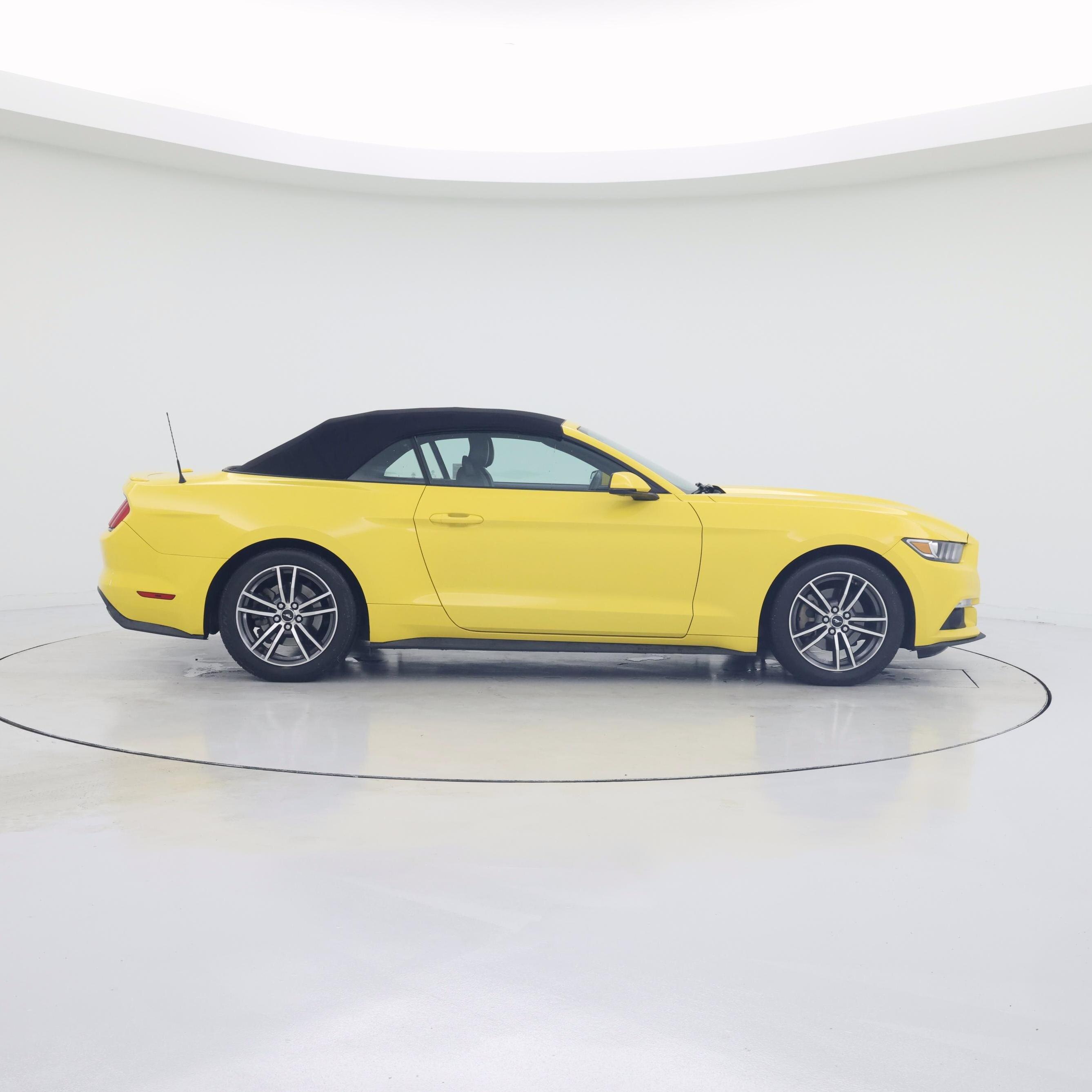 Thumbnail: 2017 Ford Mustang - 7