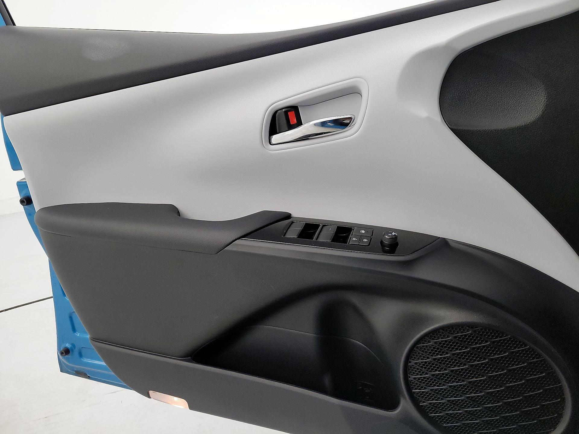 Thumbnail: 2021 Toyota Prius Prime - 12