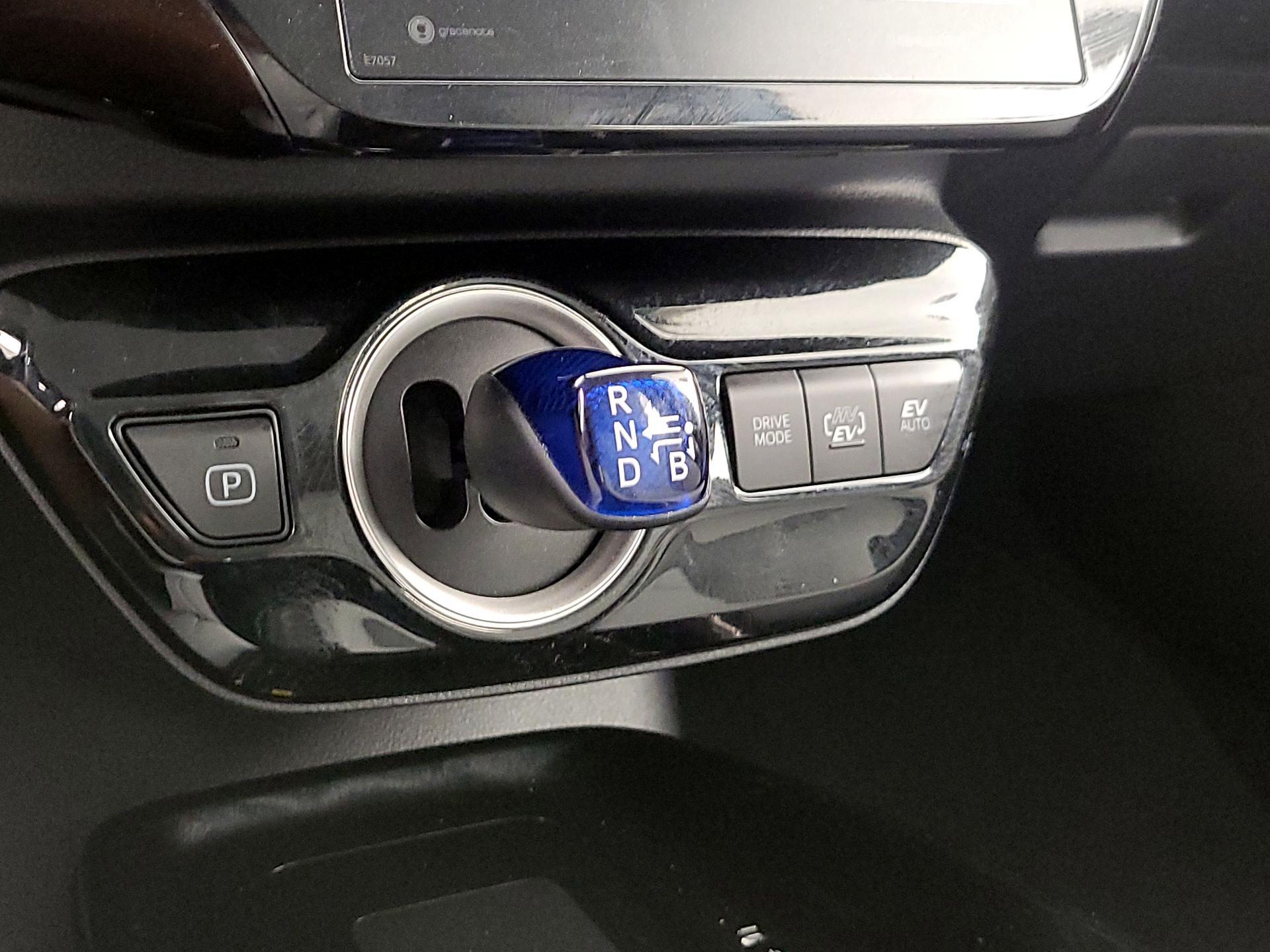 Thumbnail: 2021 Toyota Prius Prime - 18