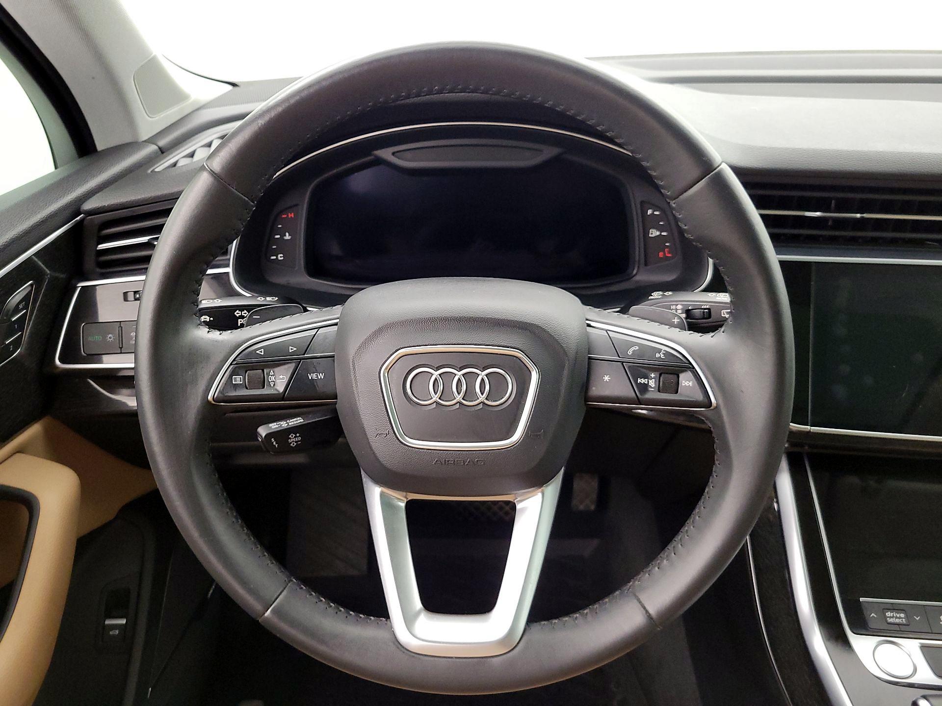 Thumbnail: 2020 Audi Q7 - 10