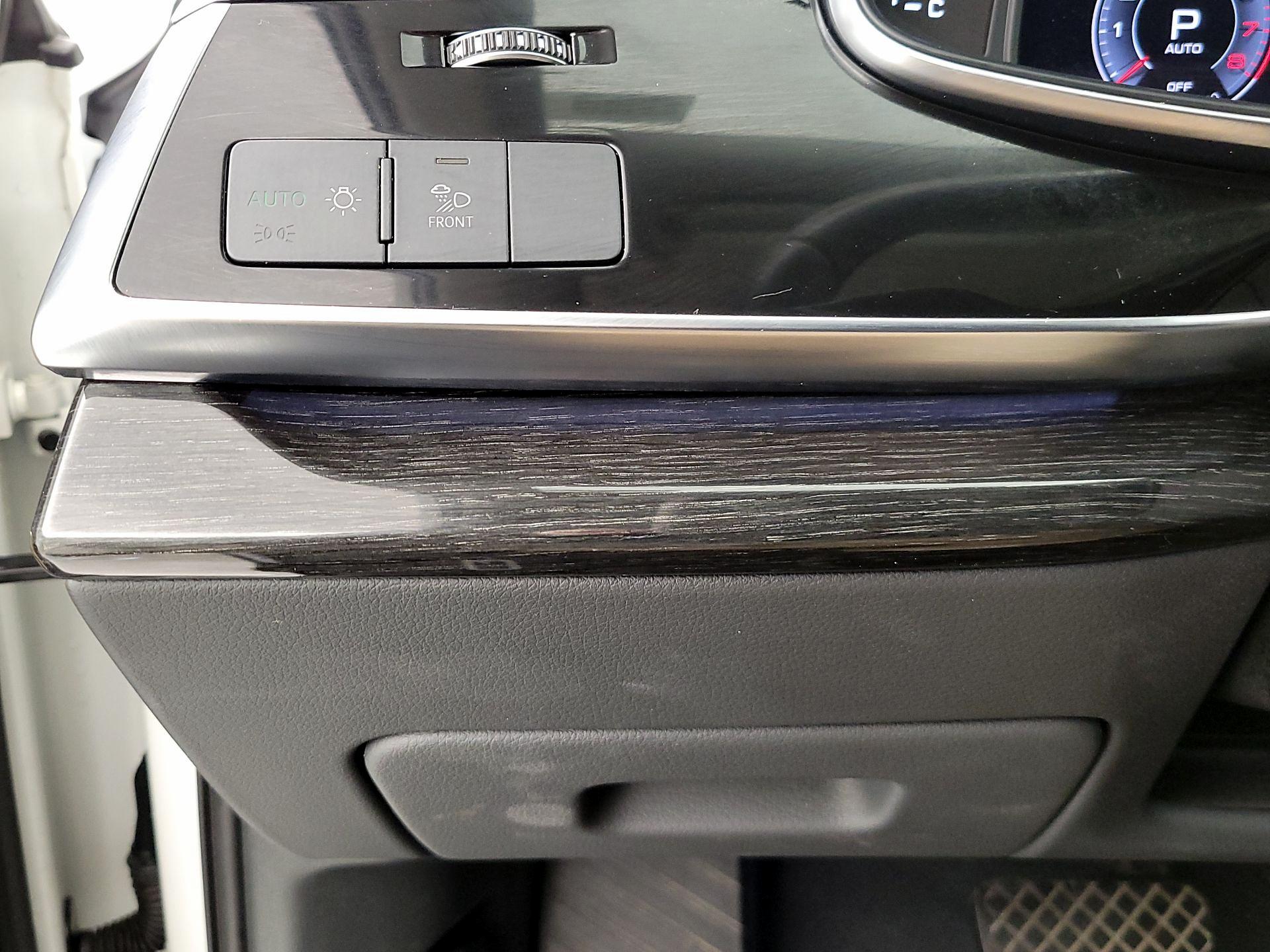 Thumbnail: 2020 Audi Q7 - 13