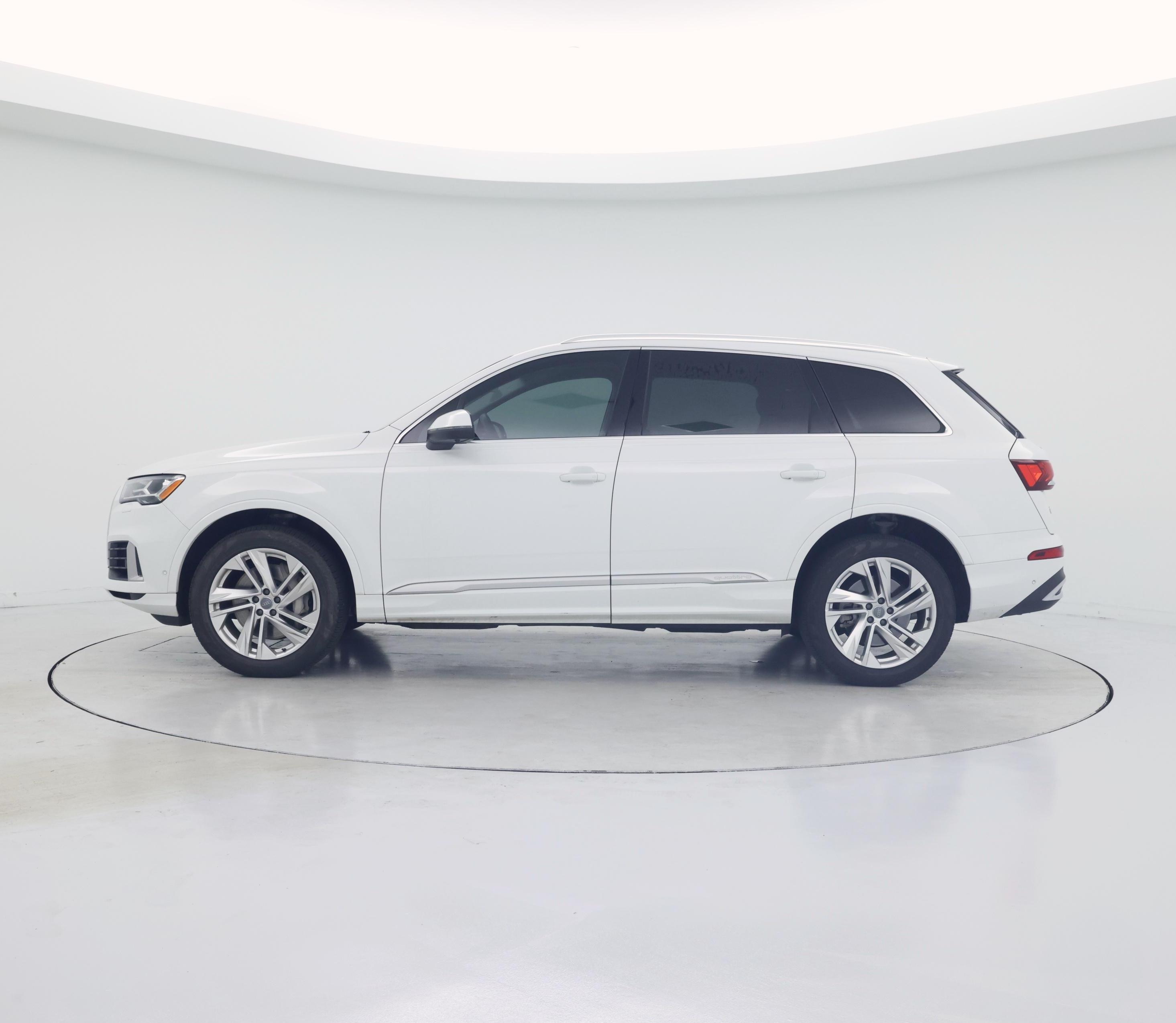 Thumbnail: 2020 Audi Q7 - 3