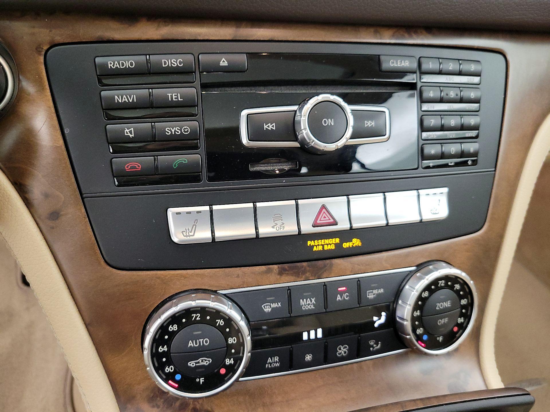 Thumbnail: 2016 Mercedes-Benz SL-Class - 16