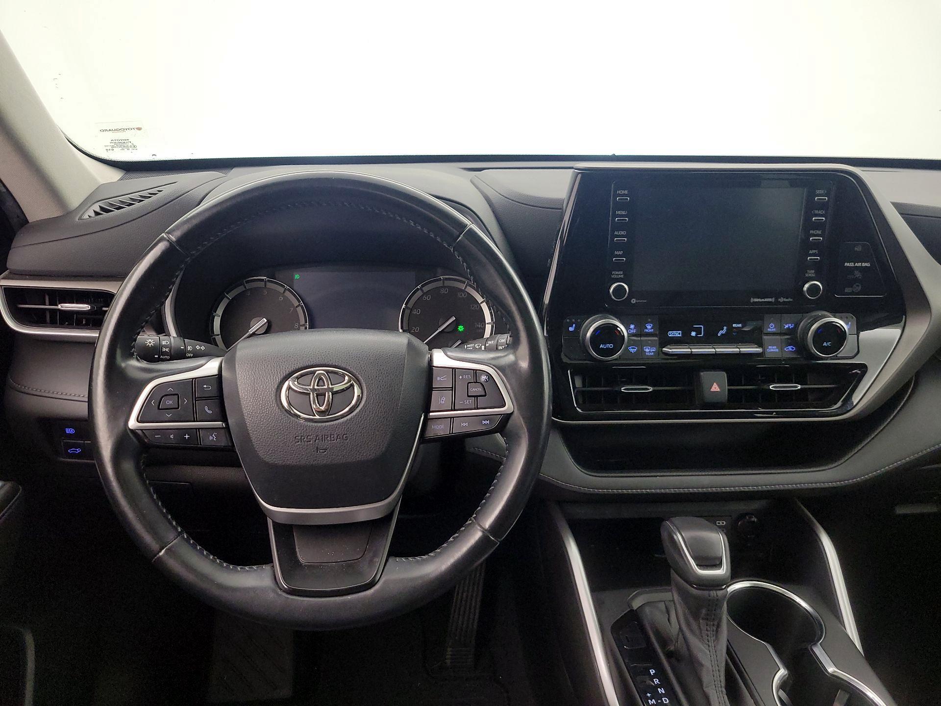 Thumbnail: 2022 Toyota Highlander - 10