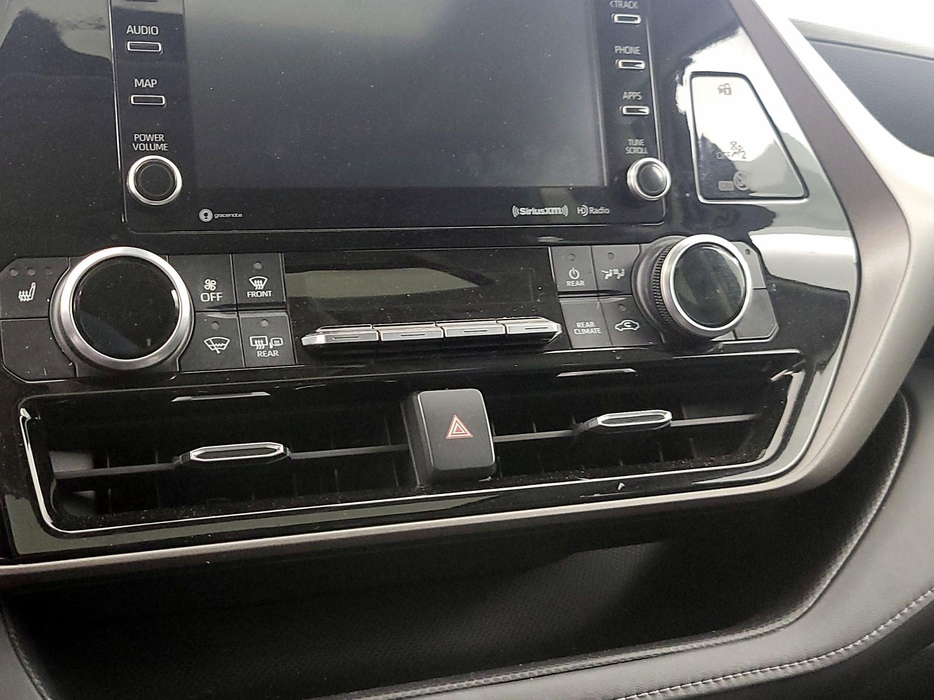 Thumbnail: 2022 Toyota Highlander - 16