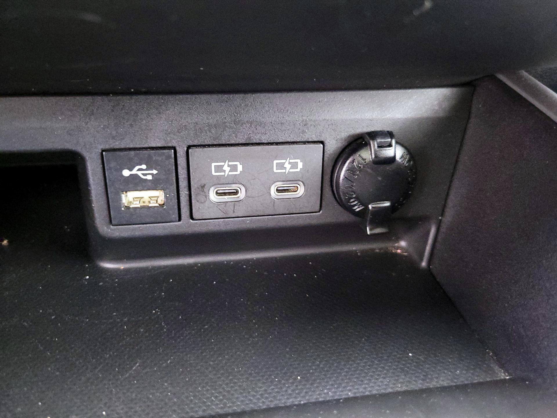 Thumbnail: 2022 Toyota Highlander - 18