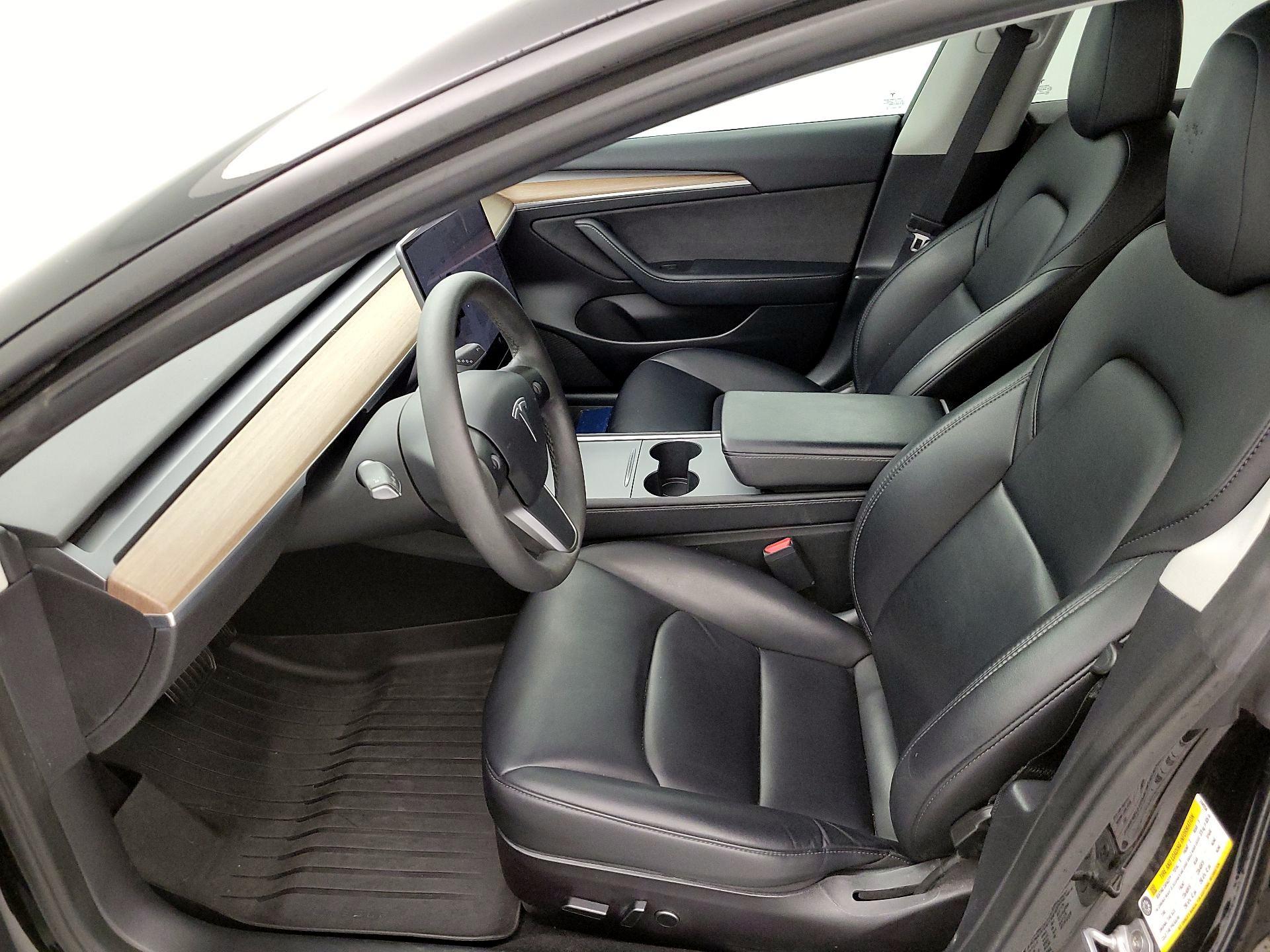 Thumbnail: 2022 Tesla Model 3 - 11