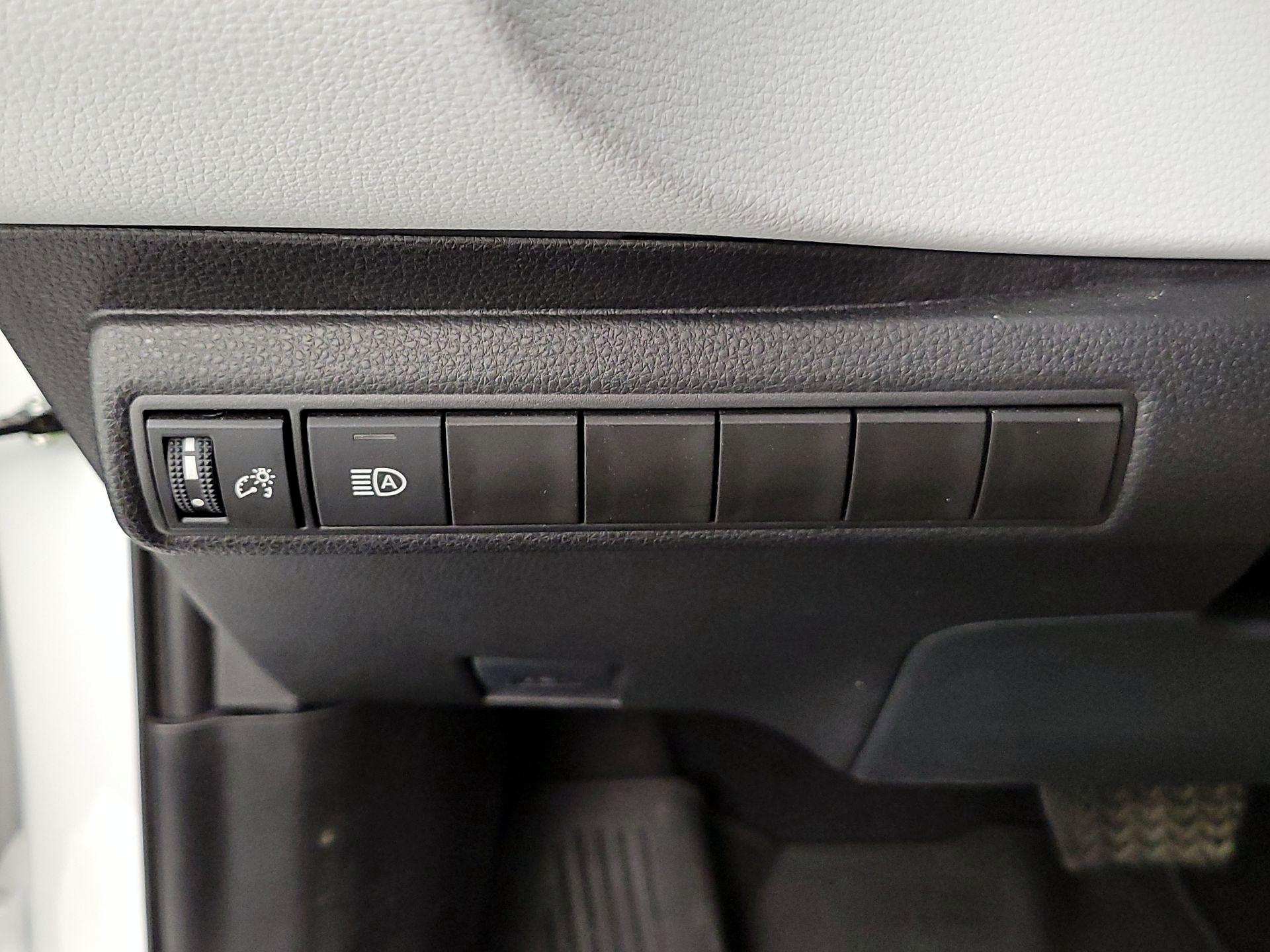 Thumbnail: 2025 Toyota Corolla - 13