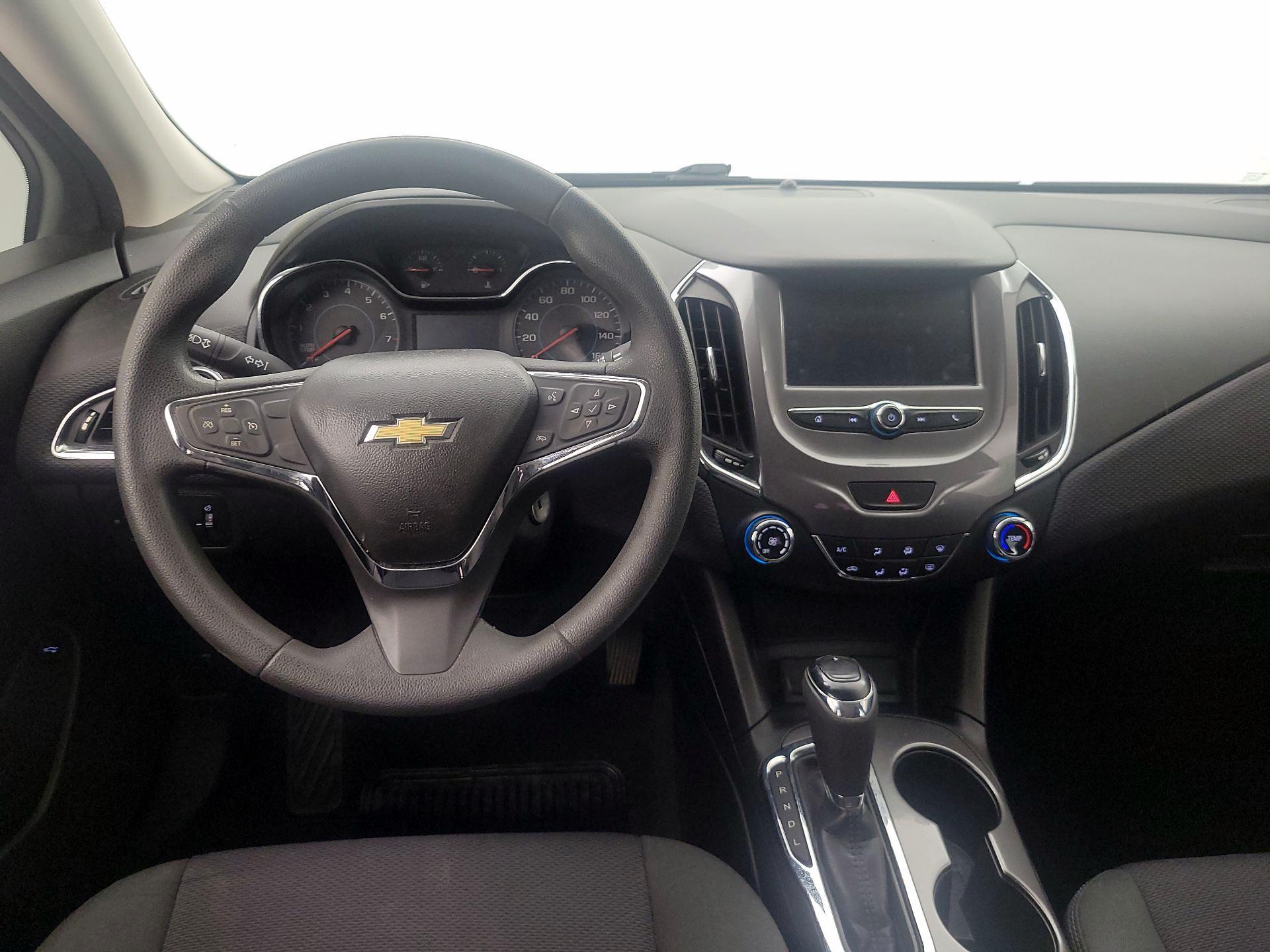 Thumbnail: 2017 Chevrolet Cruze - 10