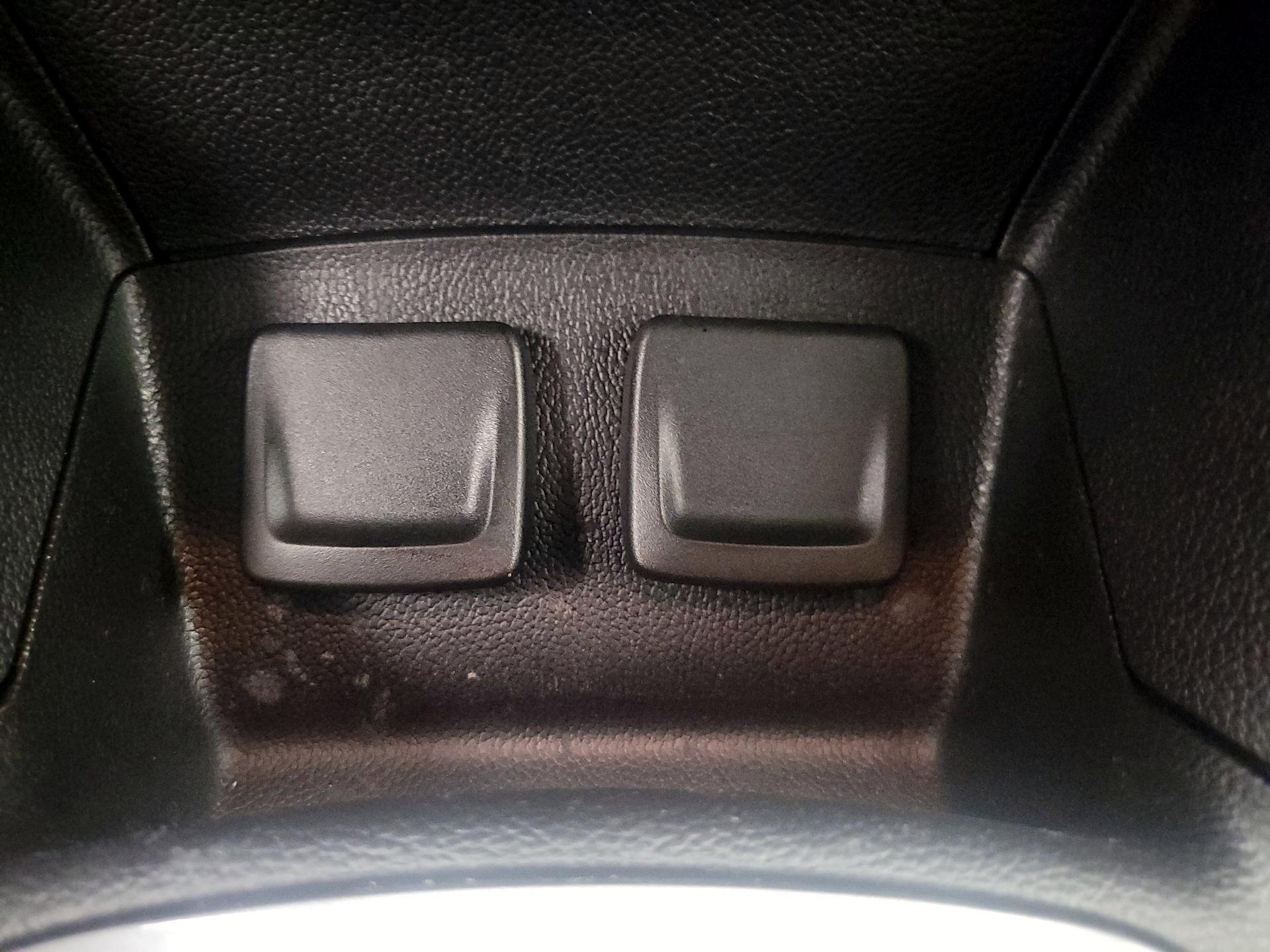 Thumbnail: 2017 Chevrolet Cruze - 18