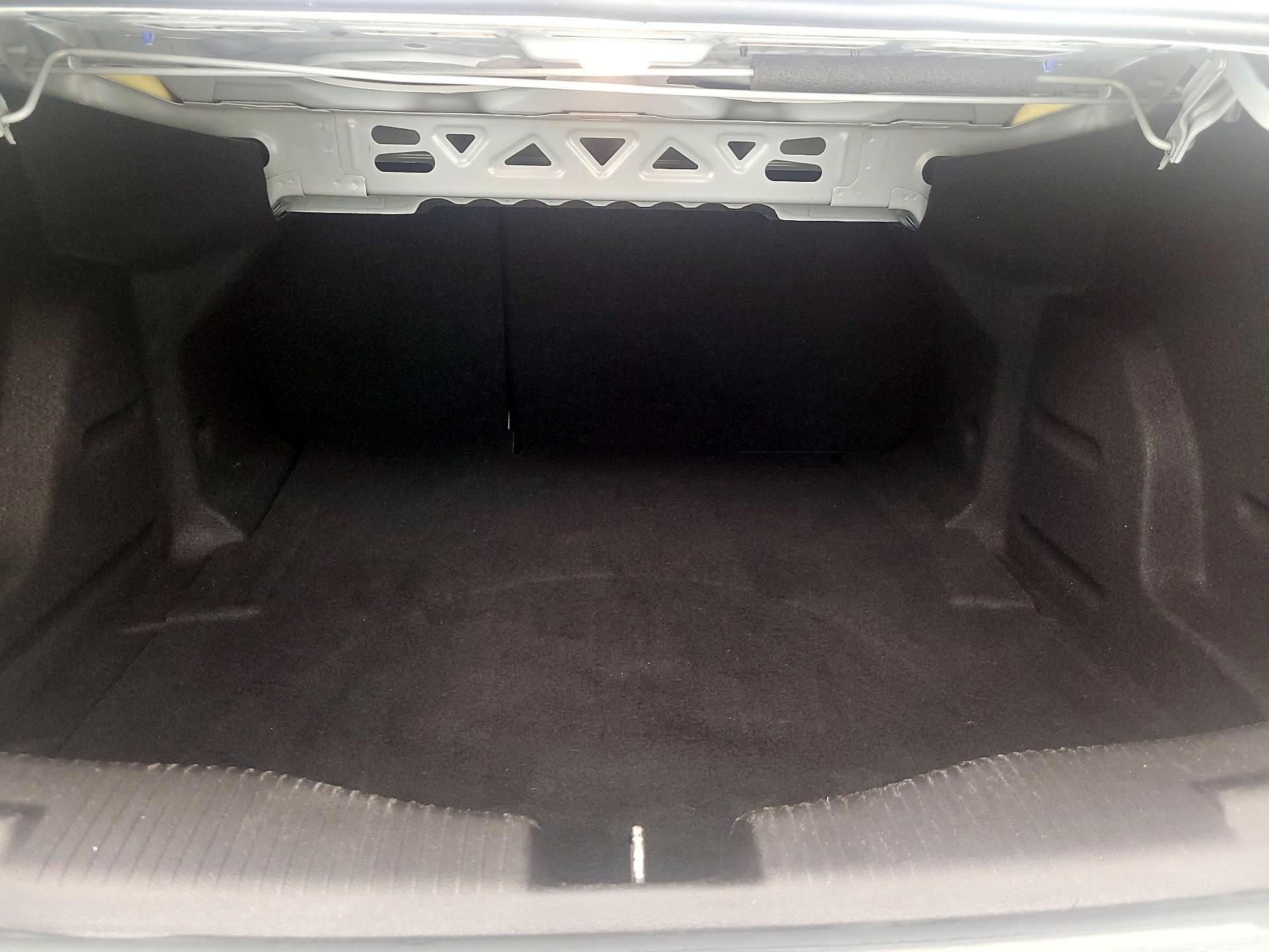 Thumbnail: 2017 Chevrolet Cruze - 20