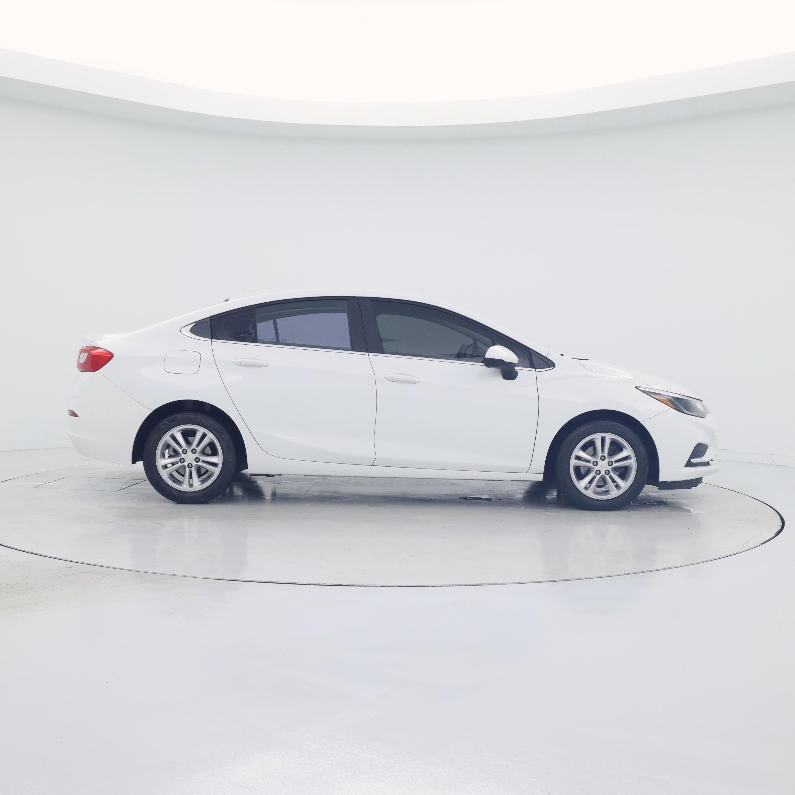 Thumbnail: 2017 Chevrolet Cruze - 7