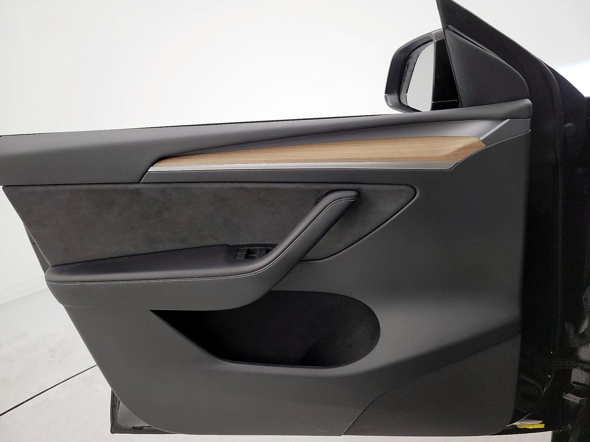 Thumbnail: 2022 Tesla Model Y - 12