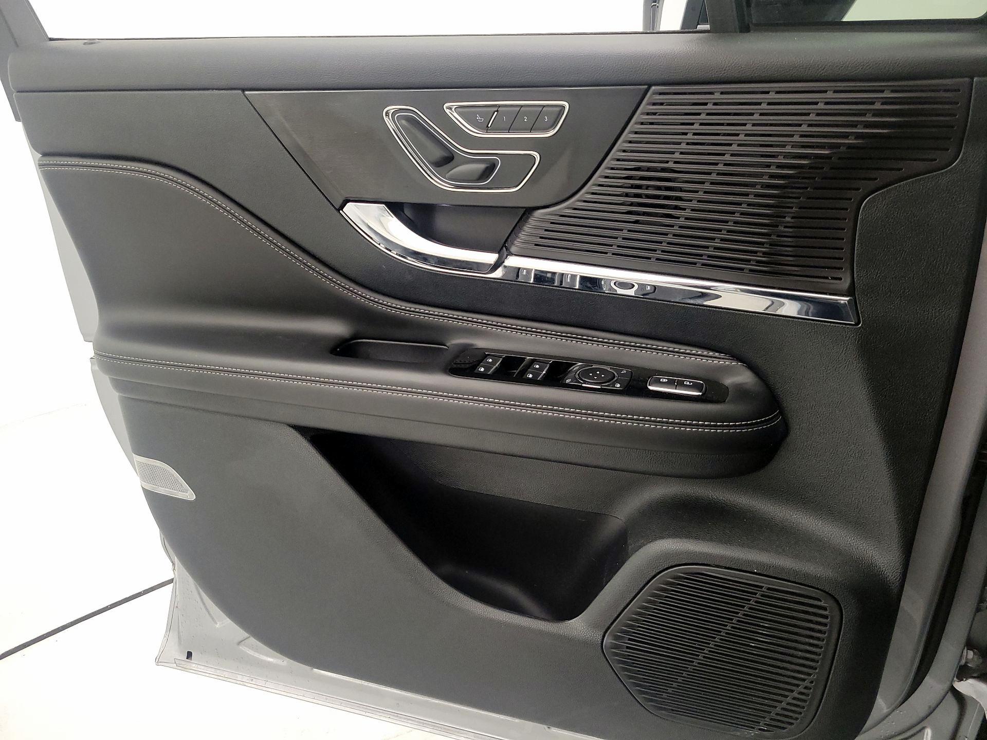 Thumbnail: 2021 Lincoln Corsair - 12