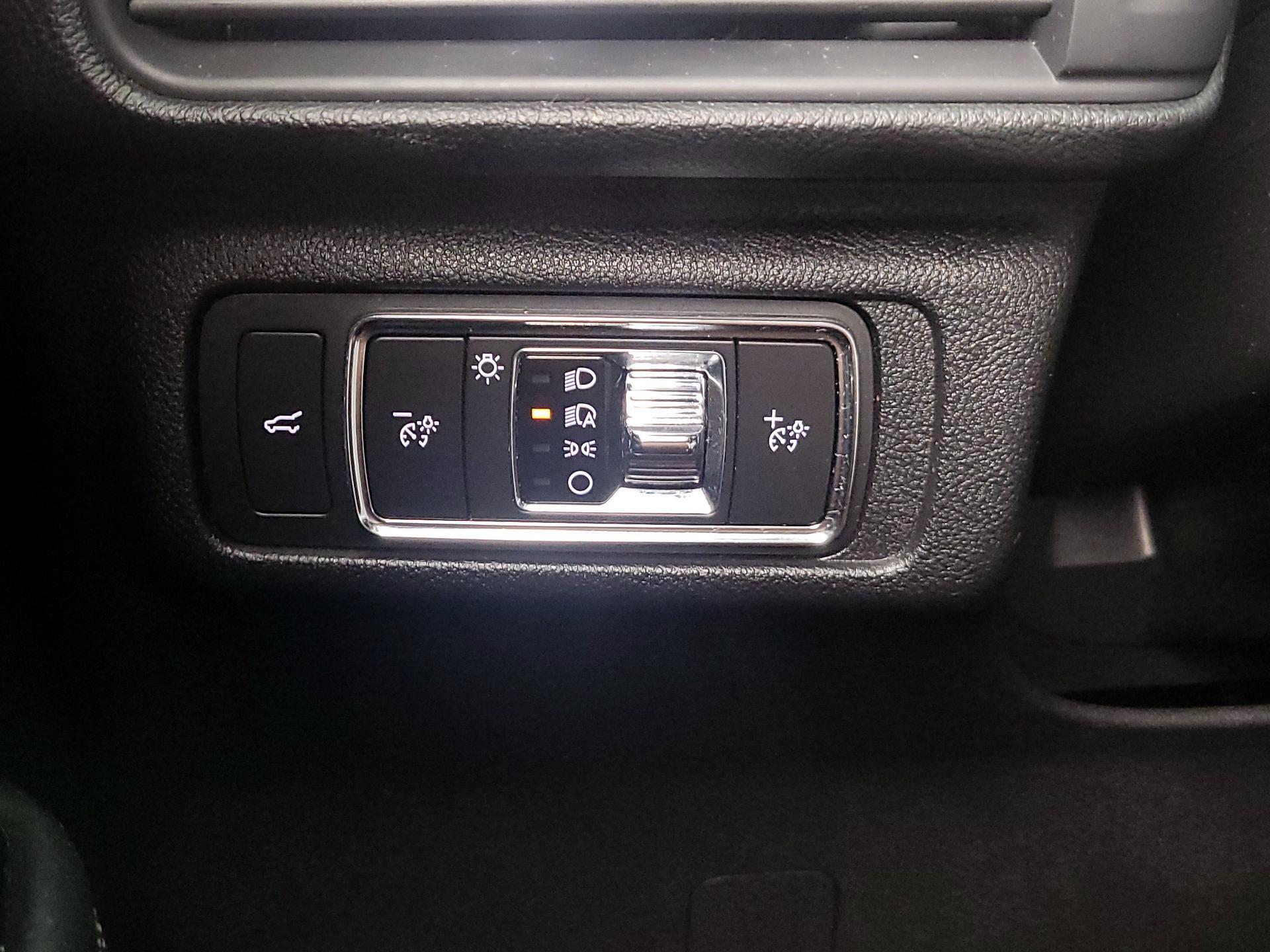 Thumbnail: 2021 Lincoln Corsair - 13