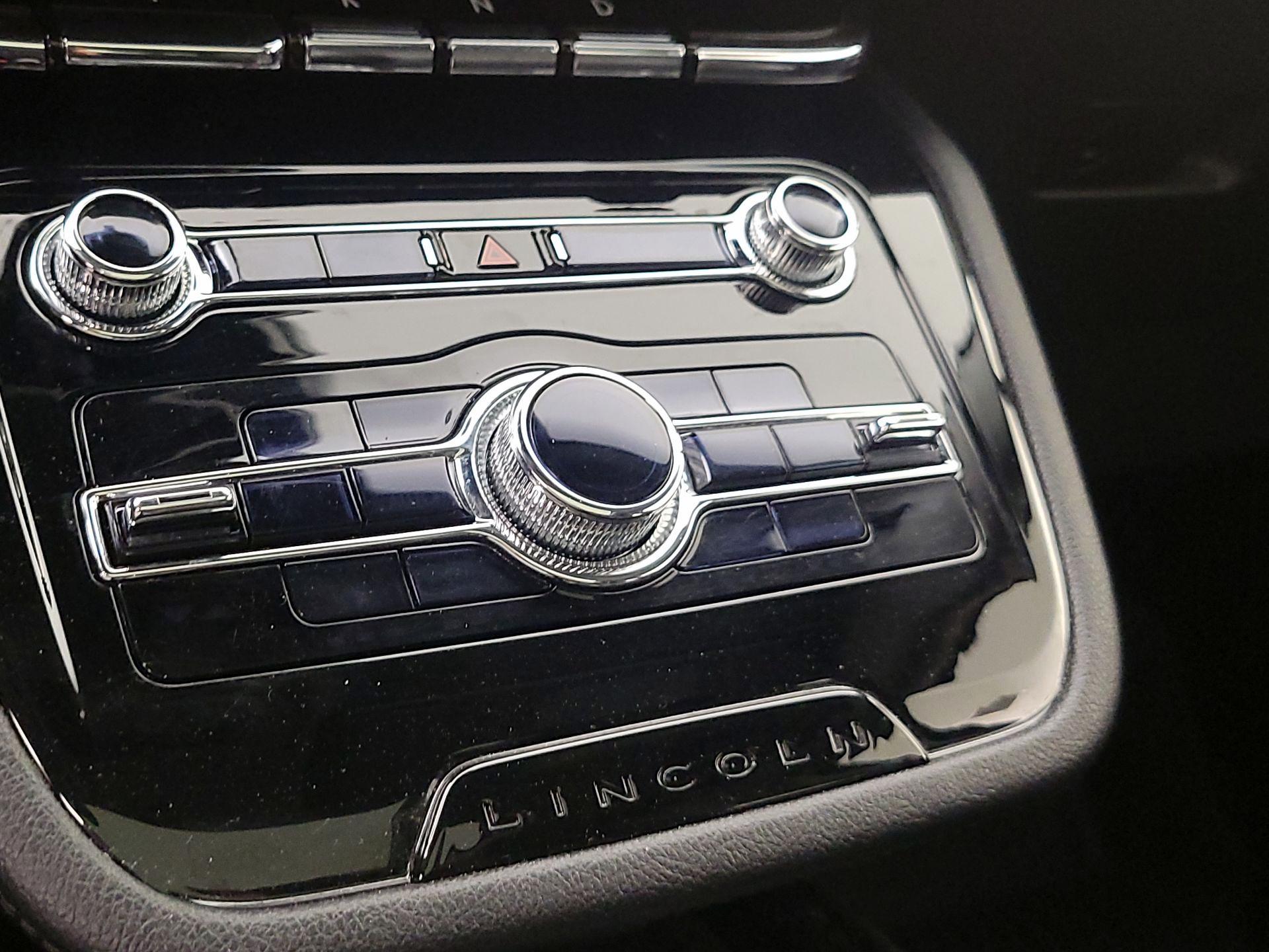 Thumbnail: 2021 Lincoln Corsair - 17