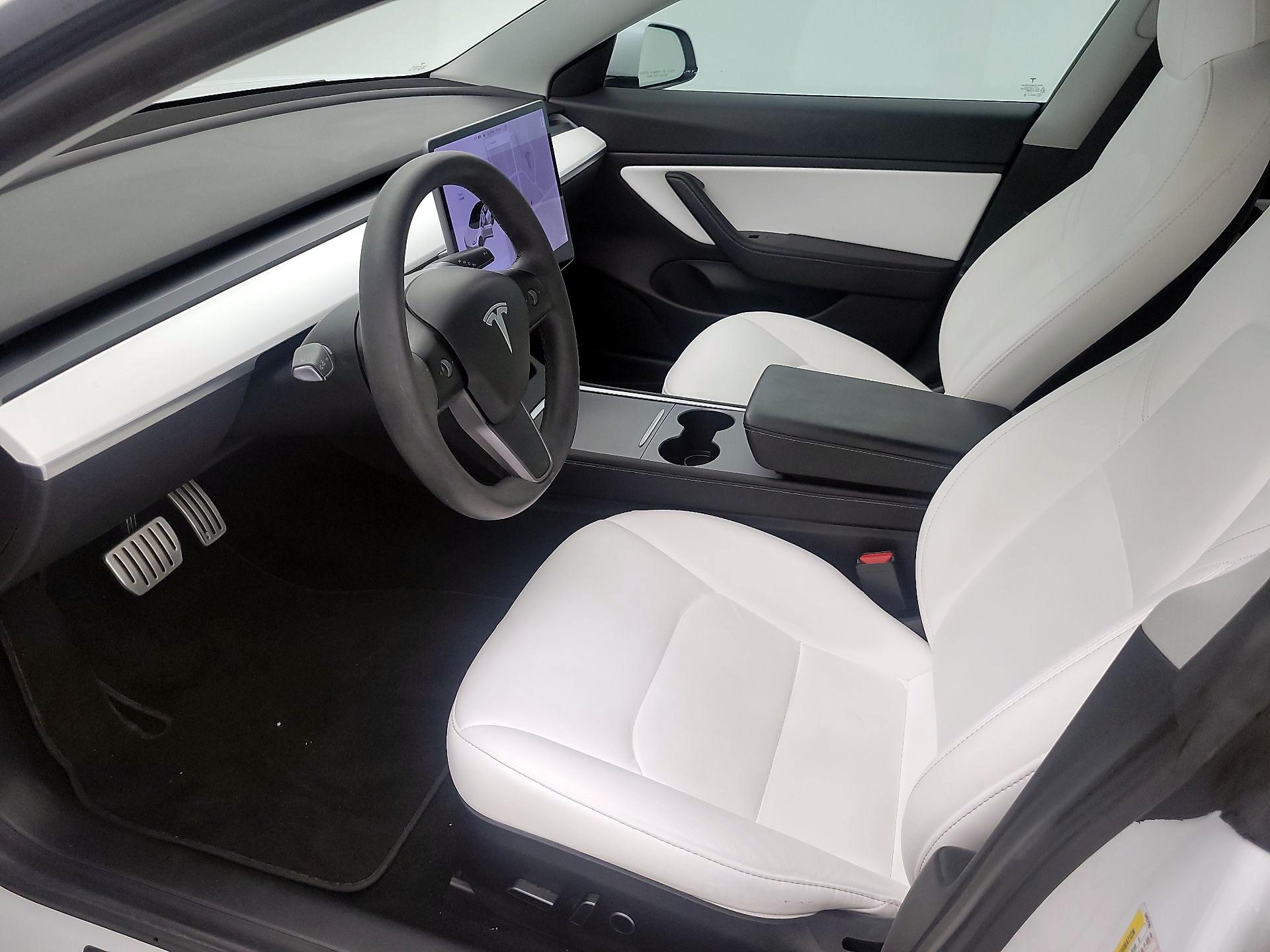 Thumbnail: 2021 Tesla Model 3 - 11