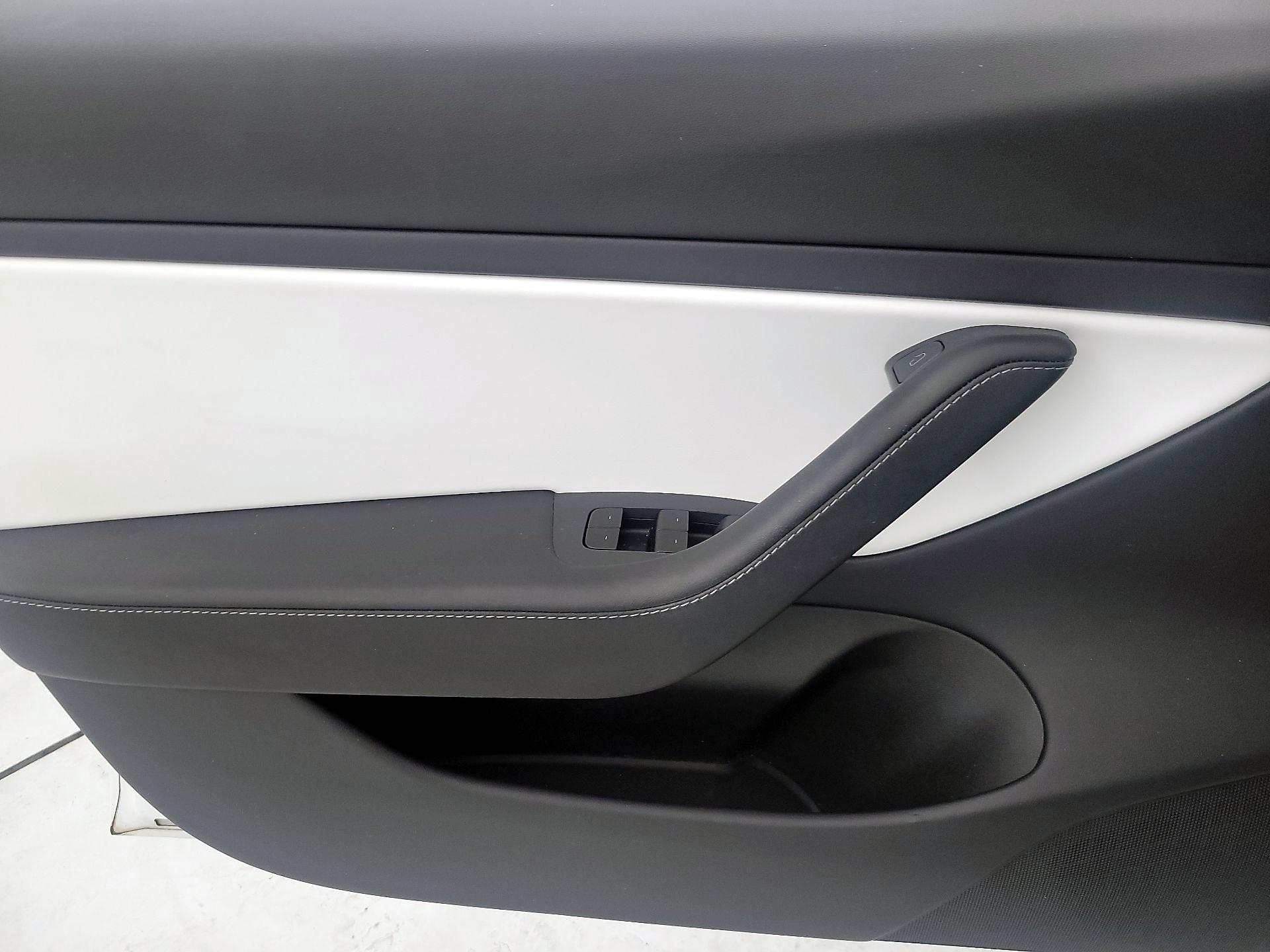 Thumbnail: 2021 Tesla Model 3 - 12